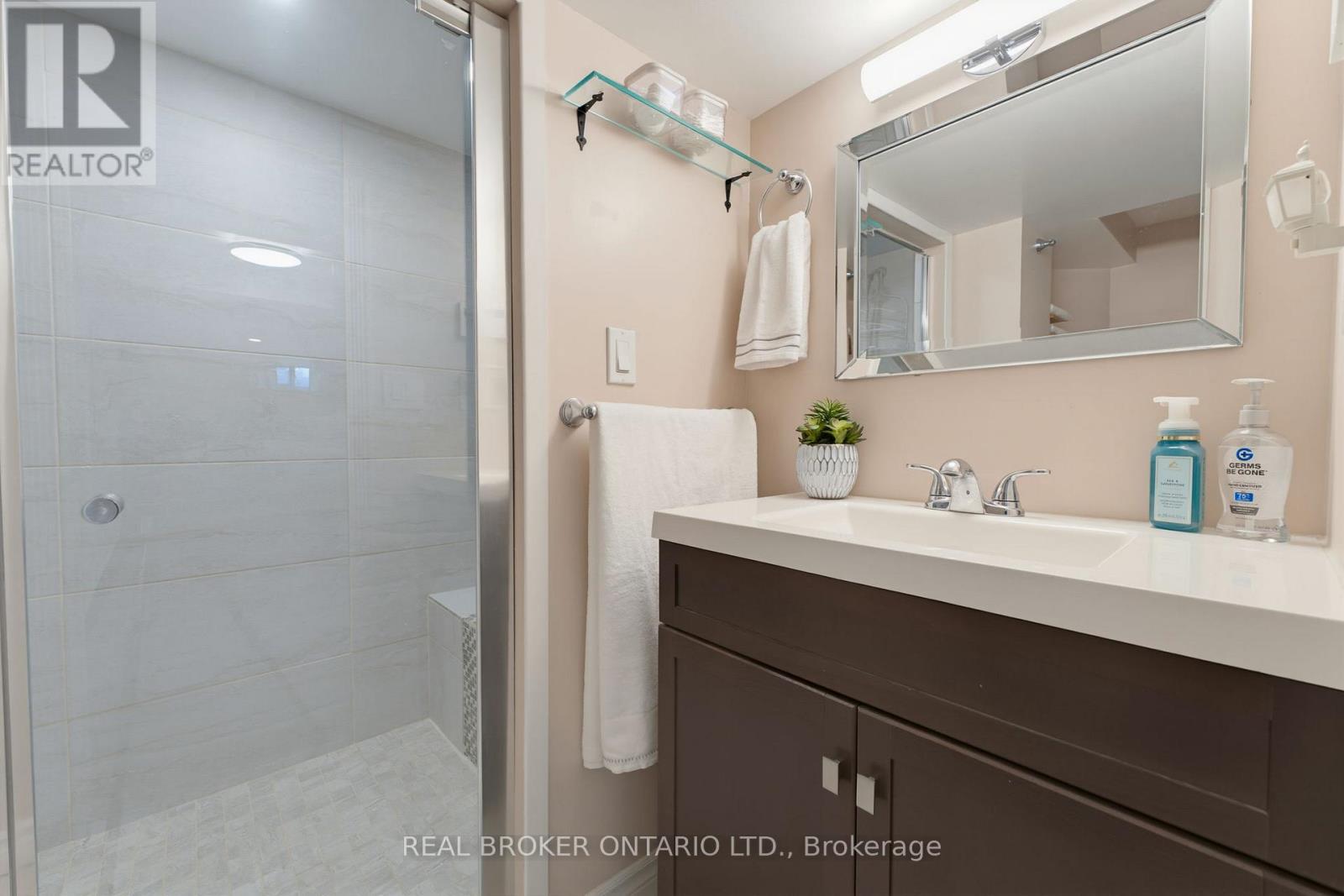 181 RODNEY STREET - 32