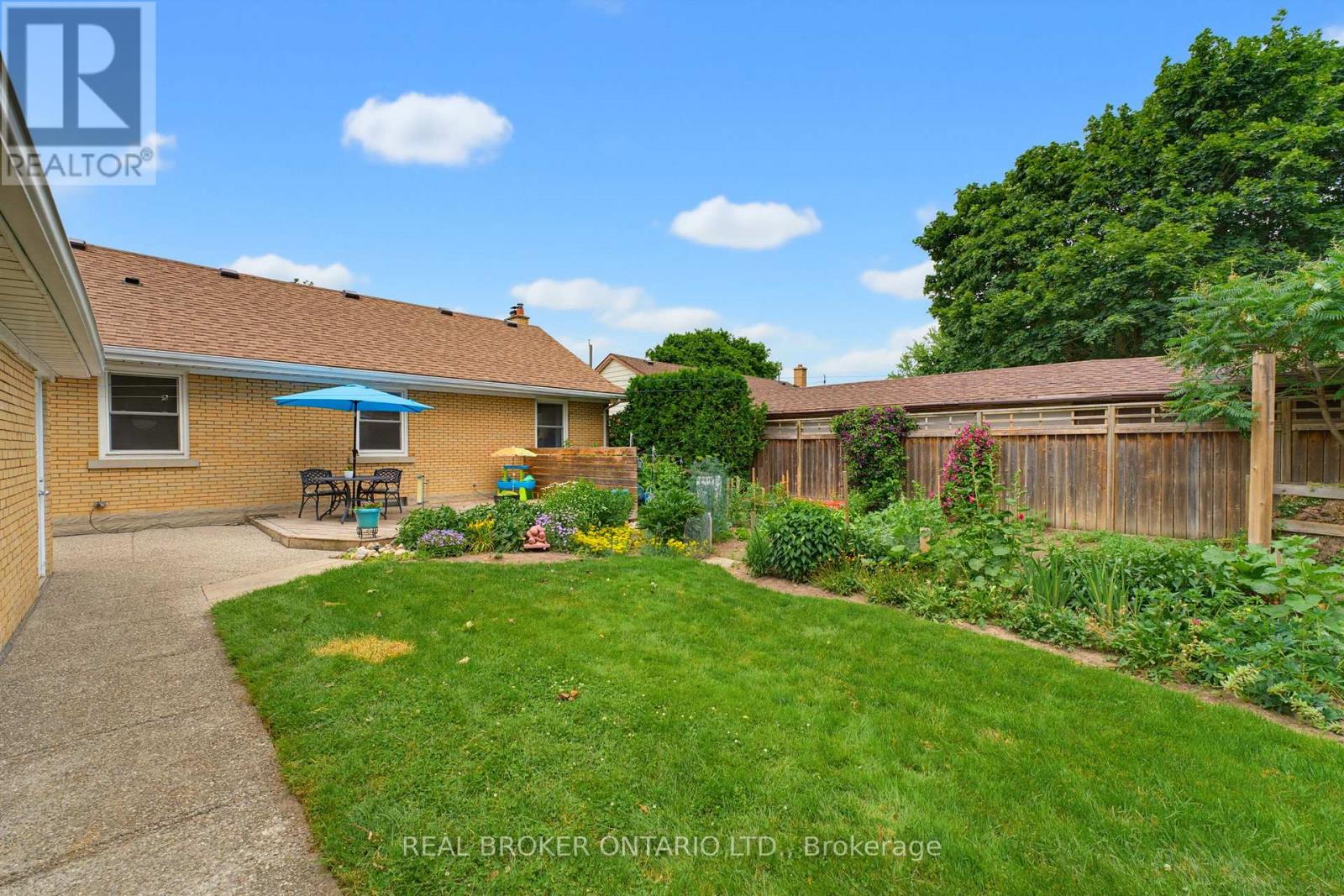 181 RODNEY STREET - 37