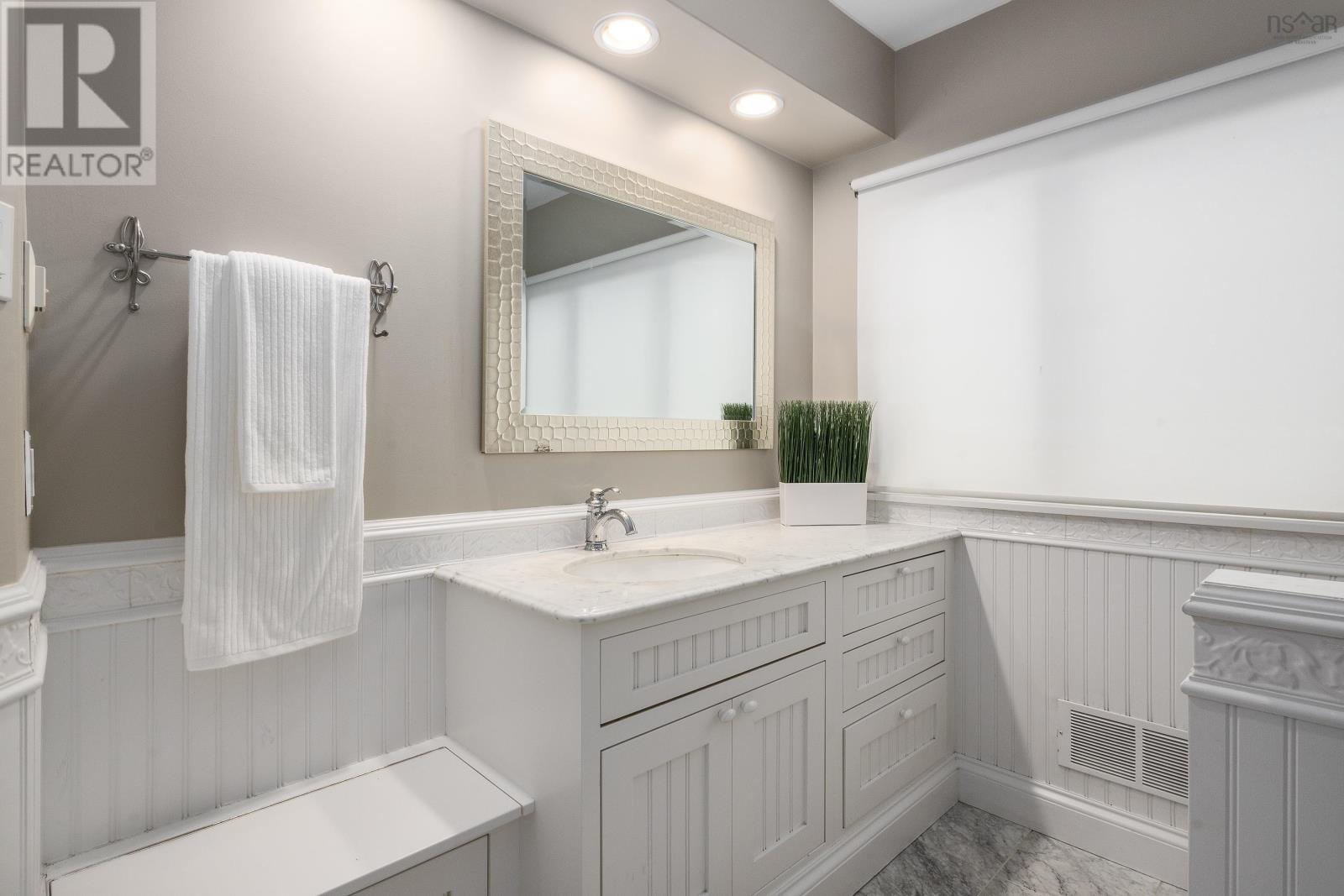 1084 Ridgewood Drive - 24