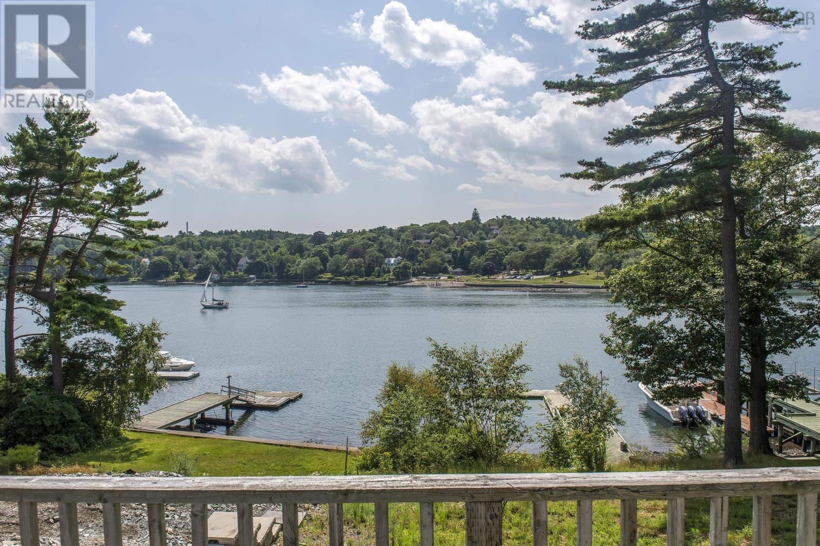 1084 Ridgewood Drive - 3