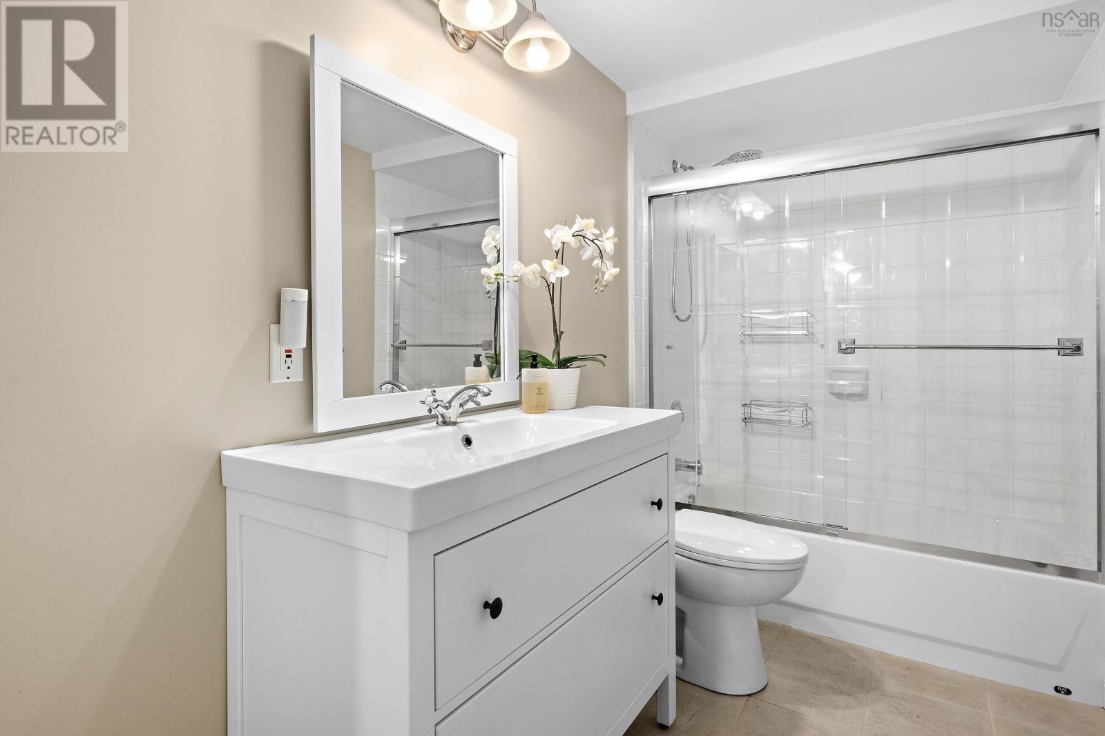 1084 Ridgewood Drive - 33