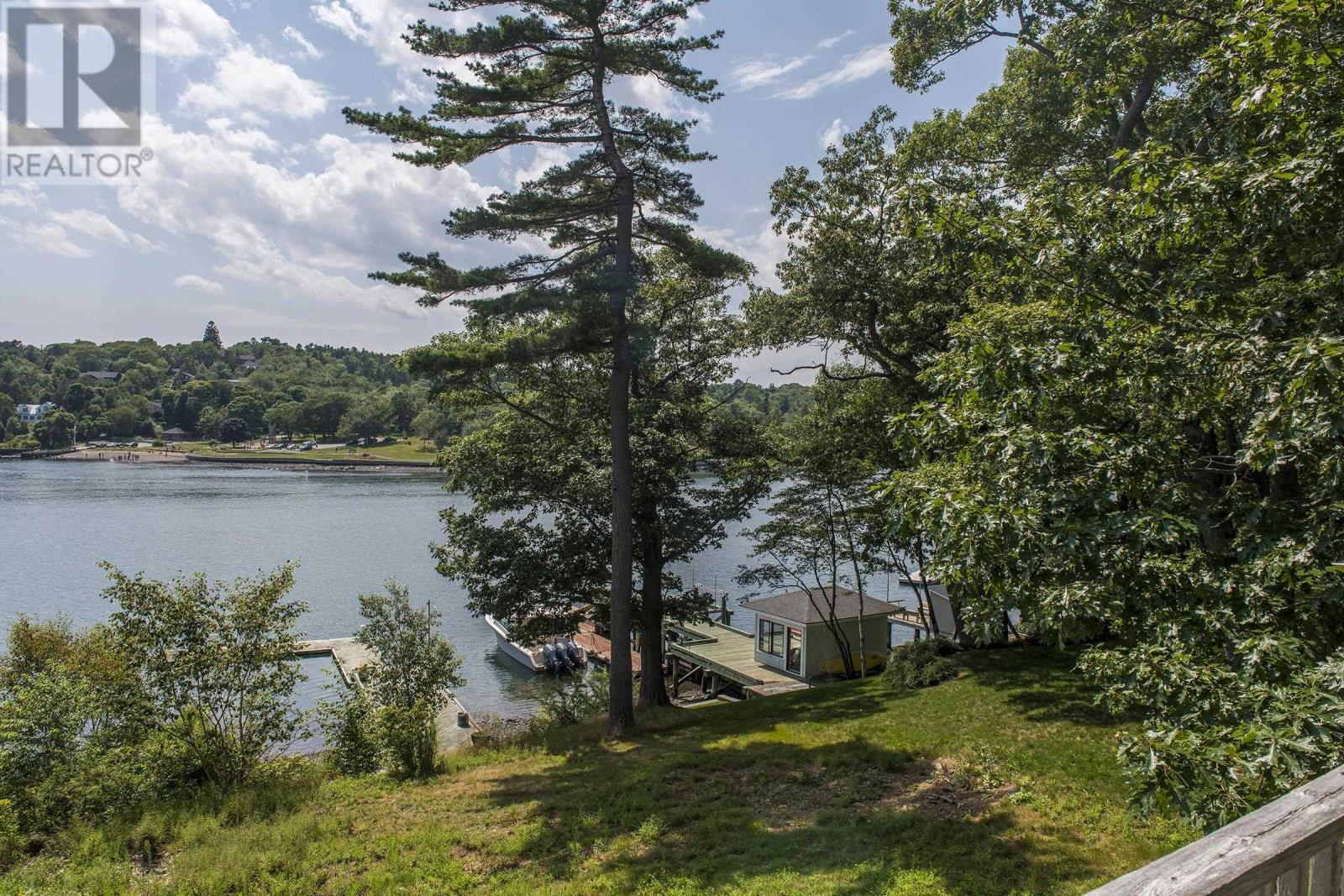 1084 Ridgewood Drive - 44