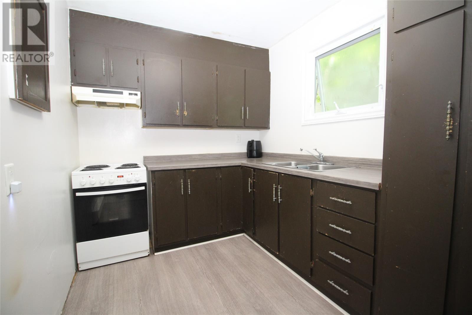 21 Suvla Street - 16