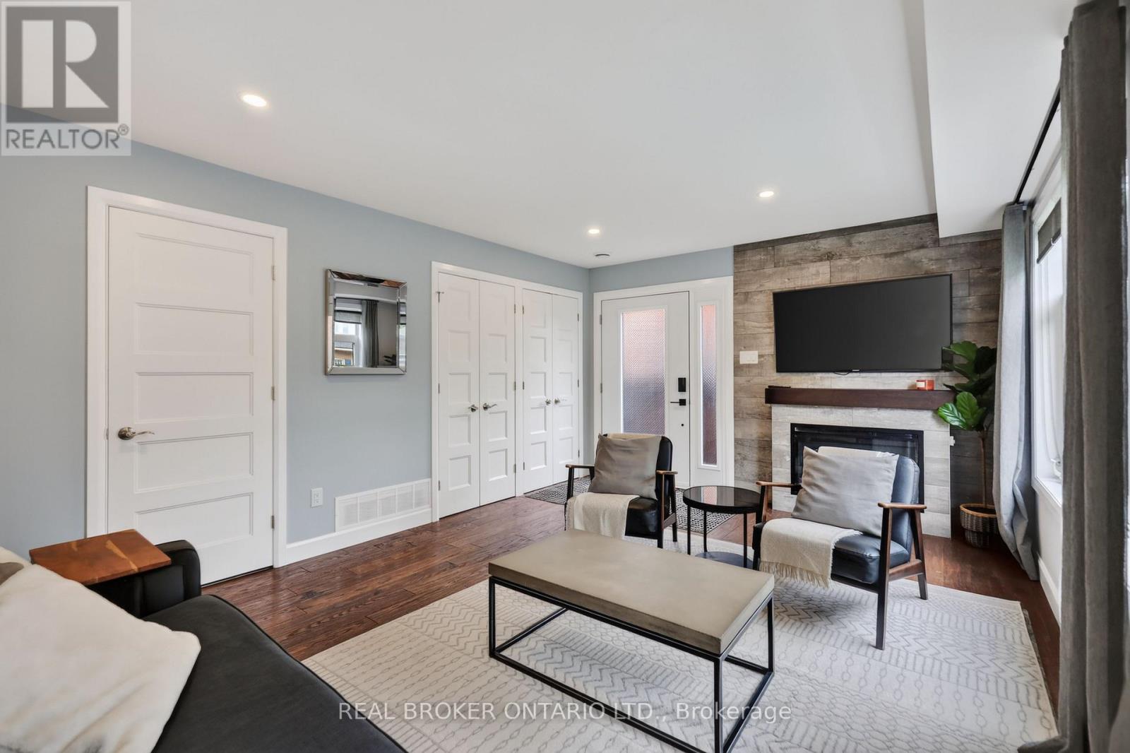 343 RIVERDALE AVENUE - 11