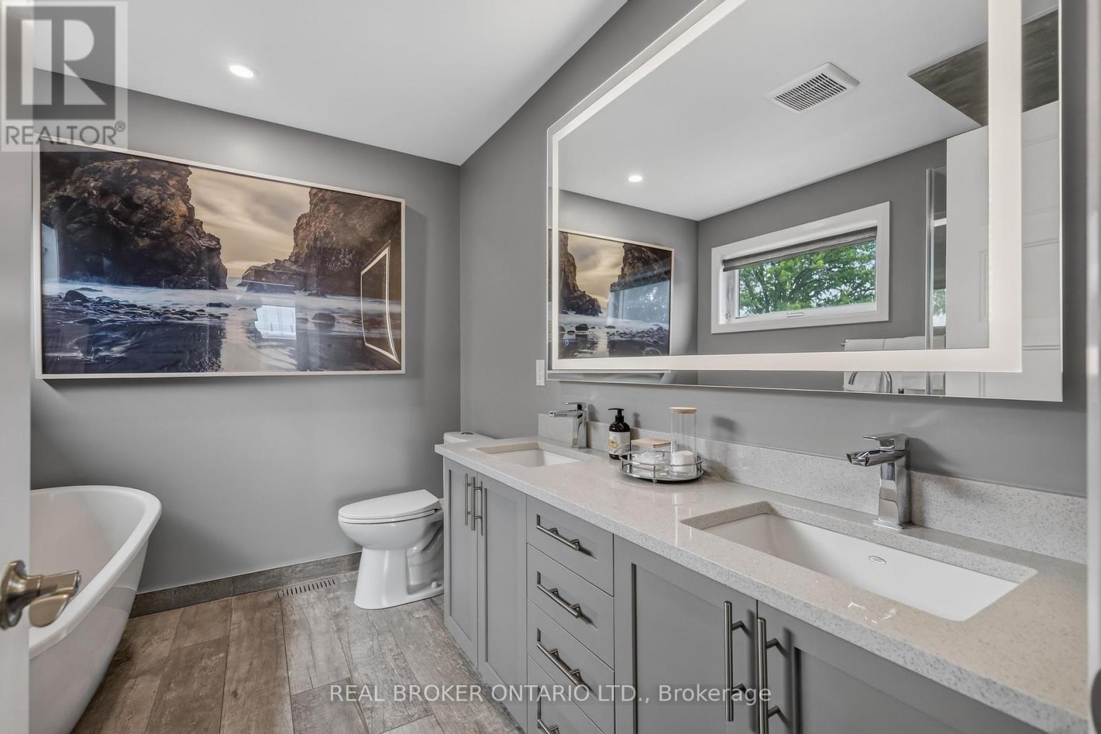 343 RIVERDALE AVENUE - 26