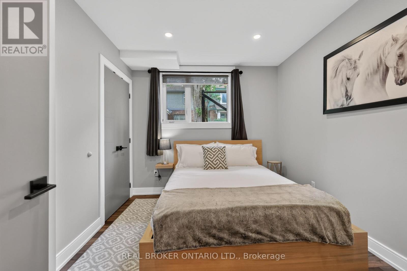 343 RIVERDALE AVENUE - 34