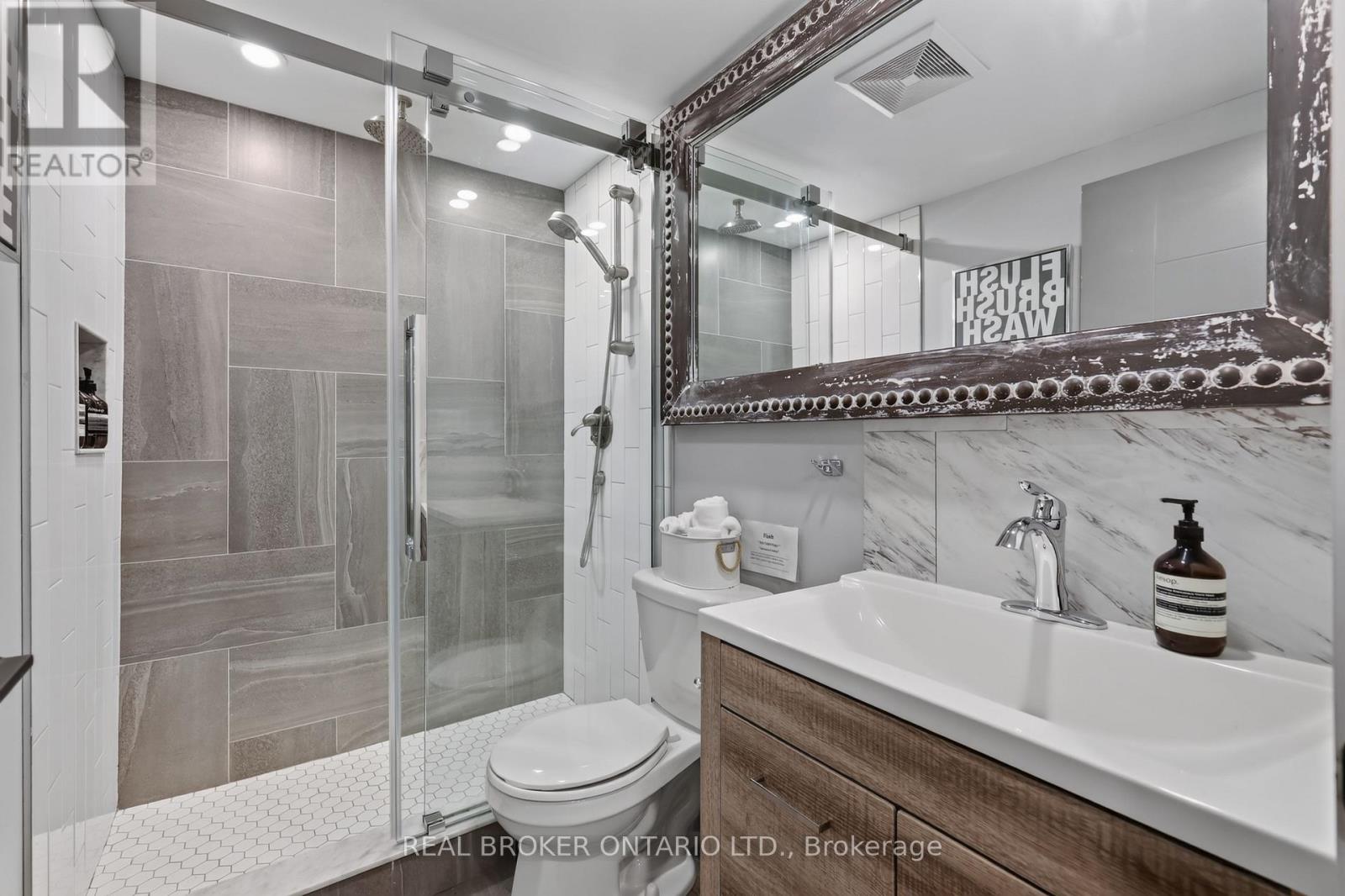 343 RIVERDALE AVENUE - 36
