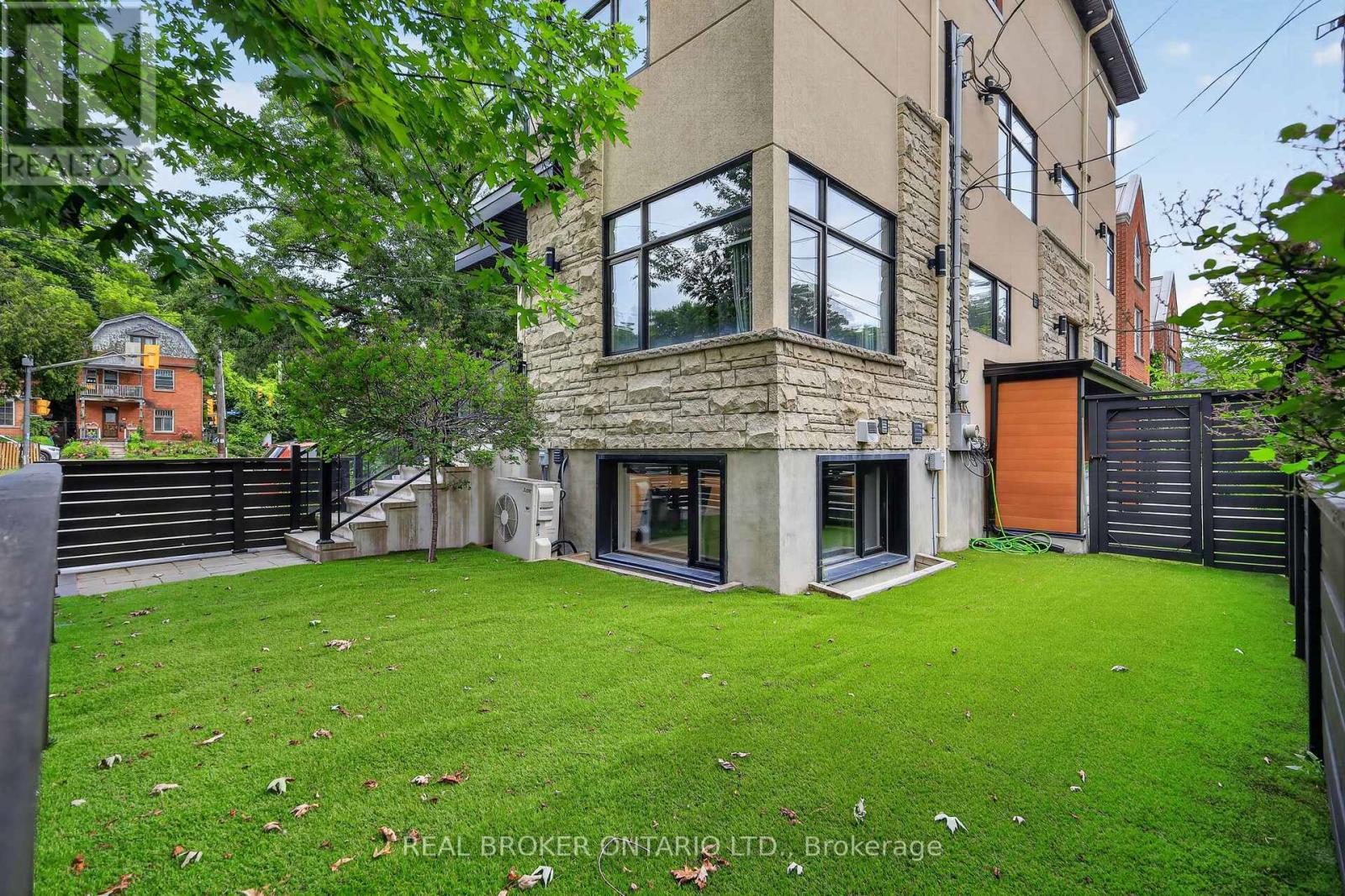 343 RIVERDALE AVENUE - 37