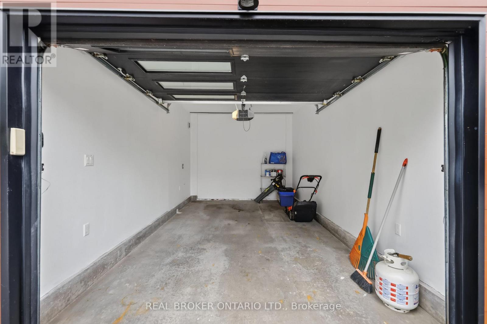 343 RIVERDALE AVENUE - 41