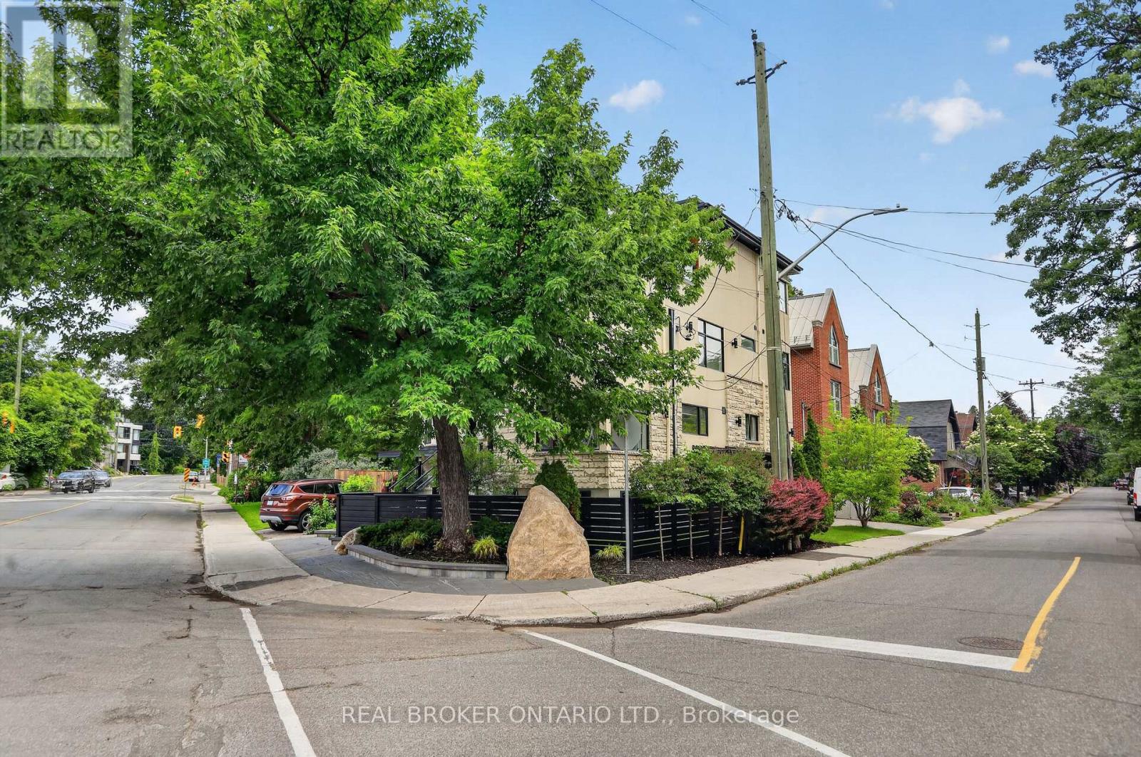 343 RIVERDALE AVENUE - 42