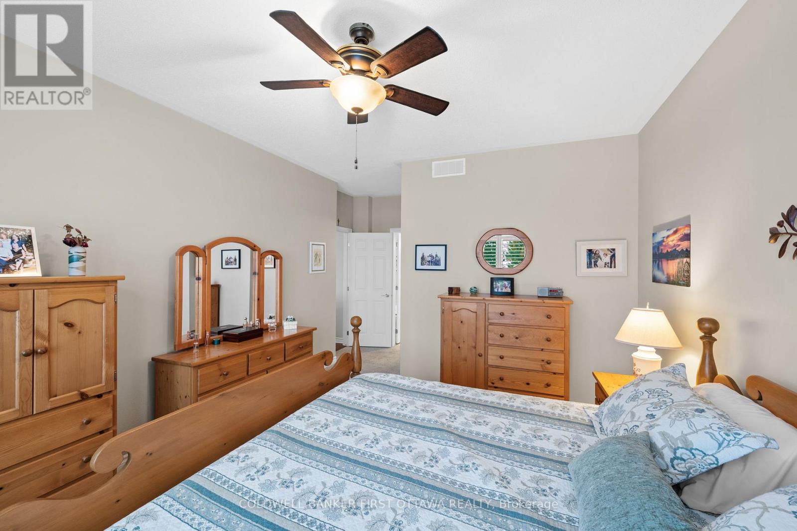 239 ROYAL LANDING GATE - 18