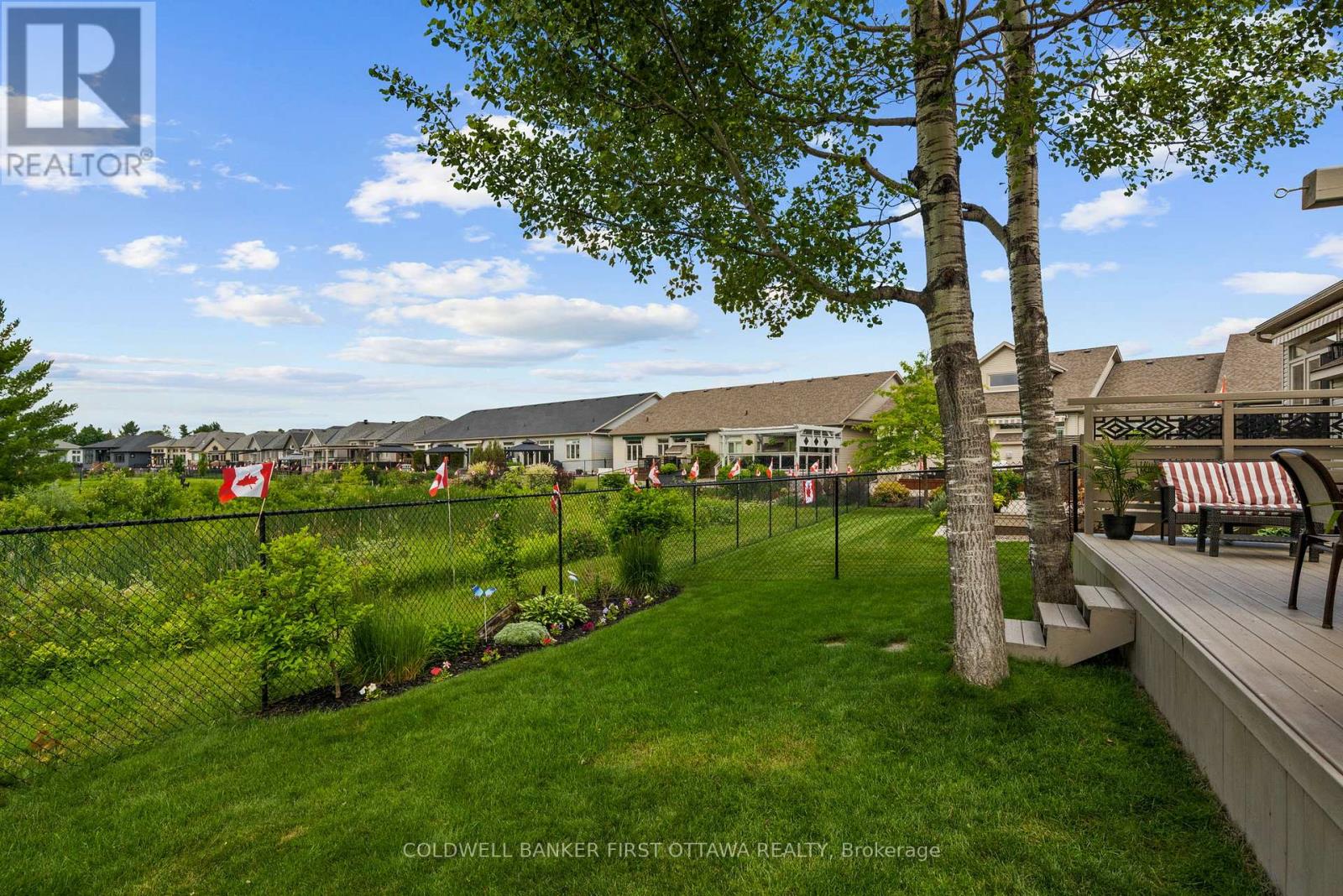 239 ROYAL LANDING GATE - 32