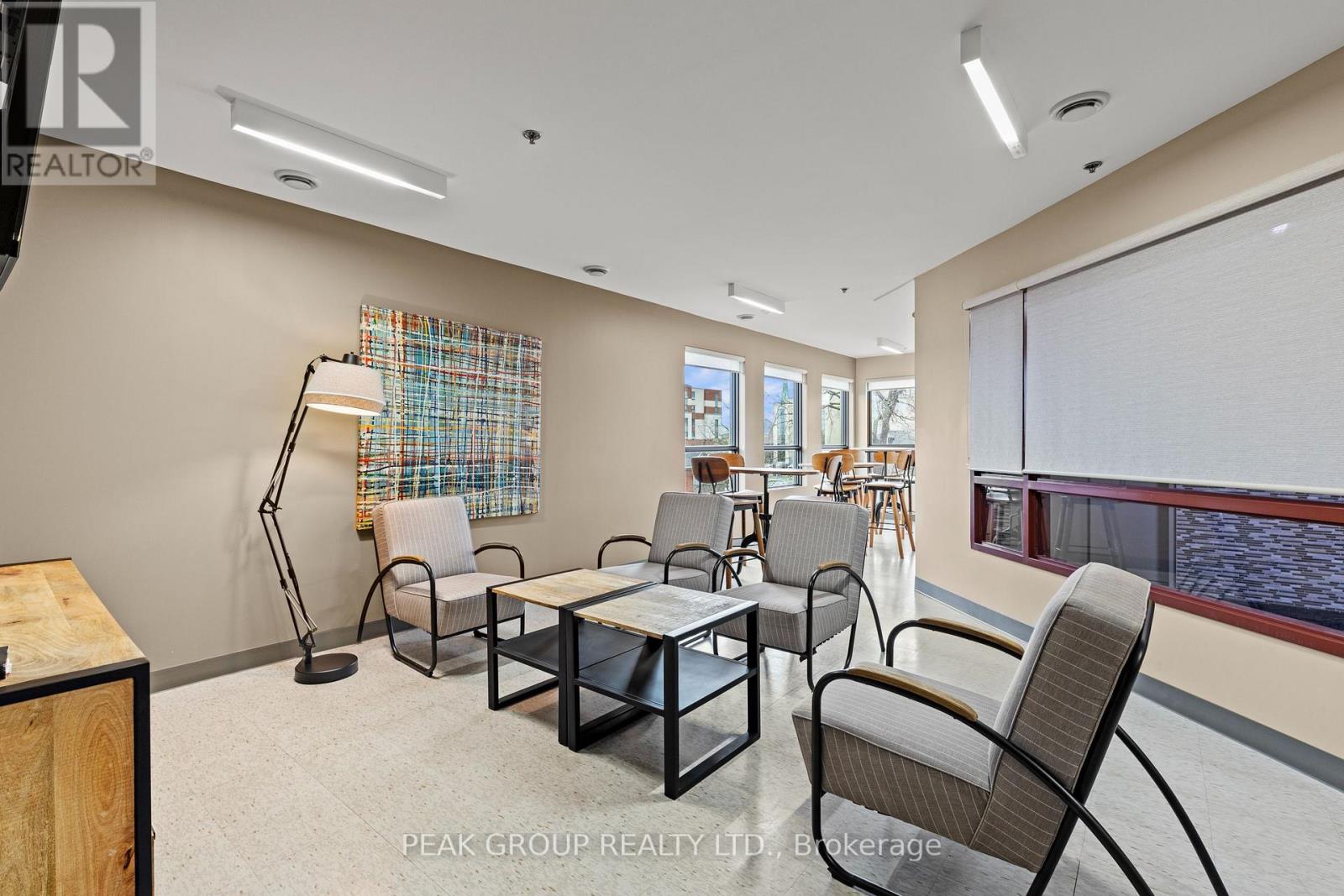 #106 26 WELLINGTON STREET - 12