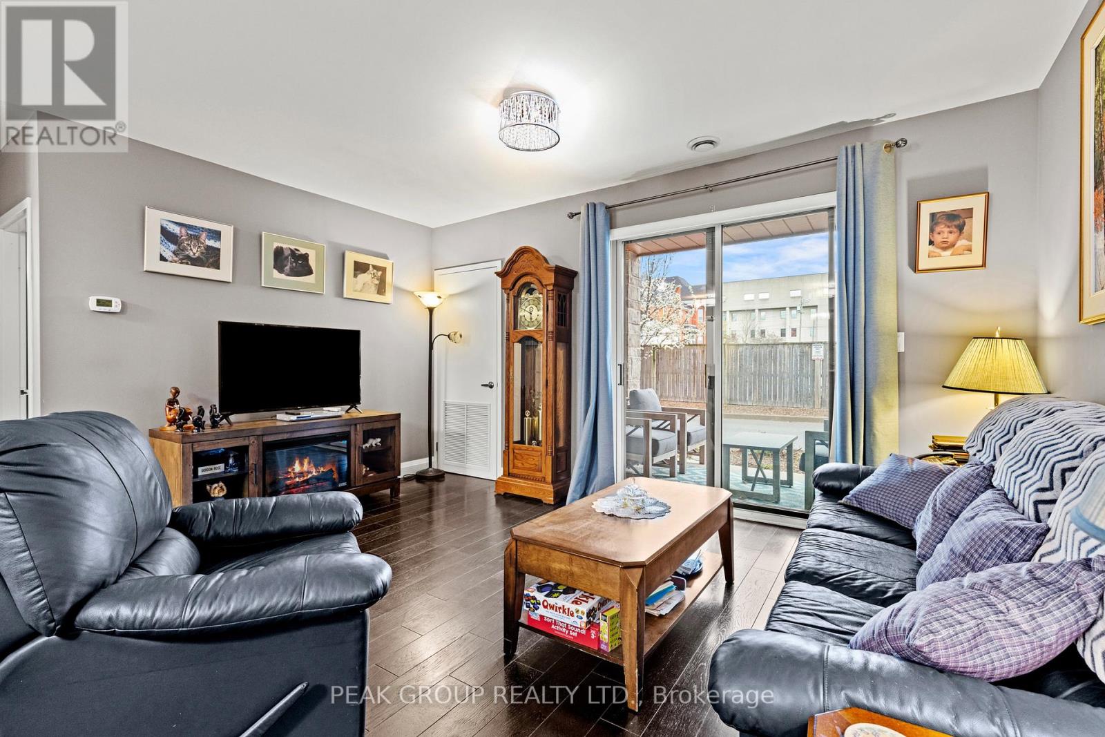 #106 26 WELLINGTON STREET - 5