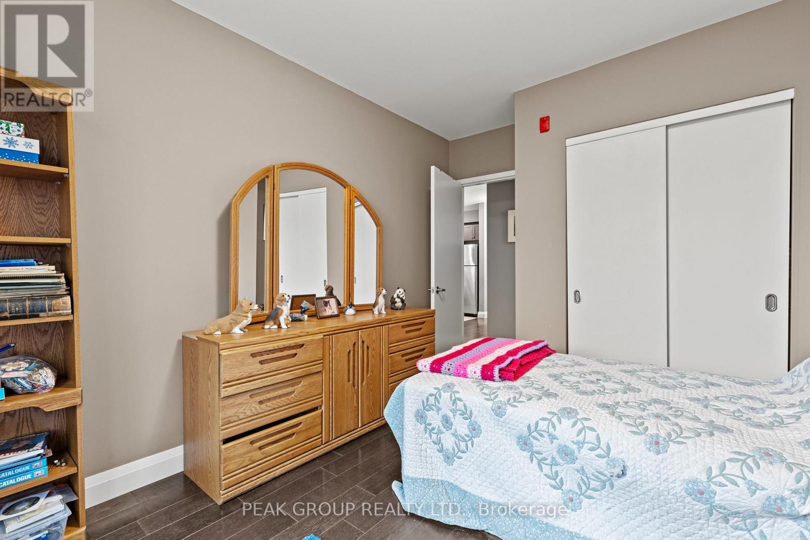 #106 26 WELLINGTON STREET - 7