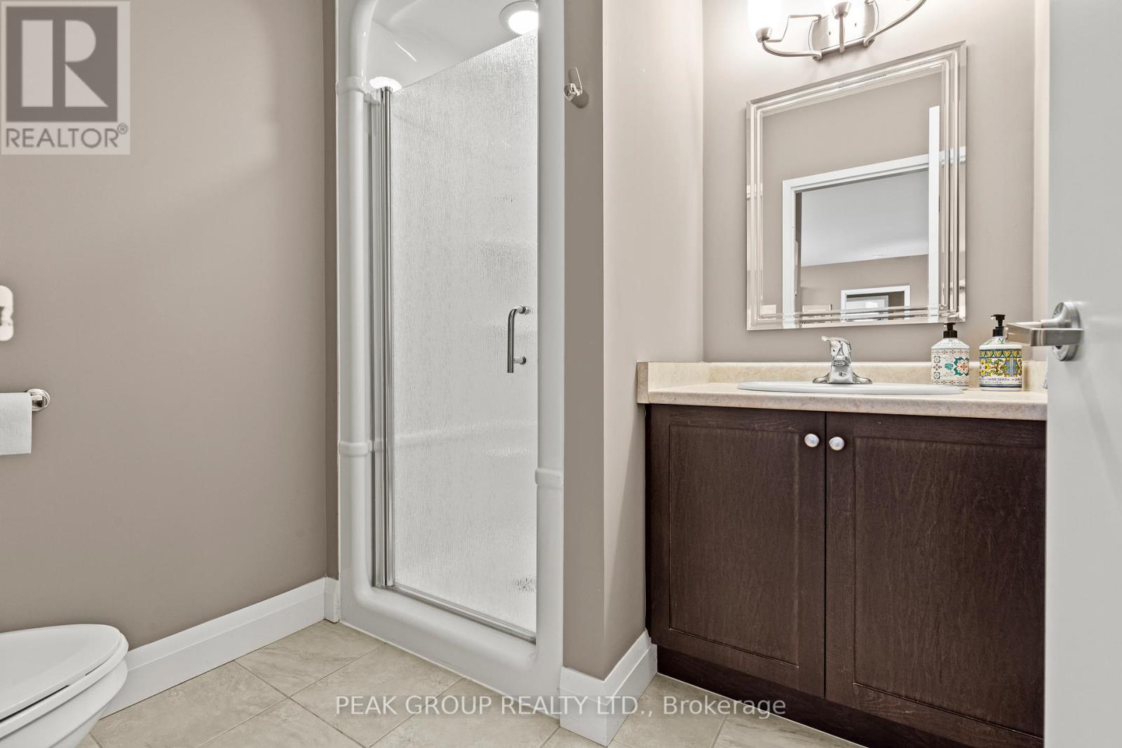 #106 26 WELLINGTON STREET - 8