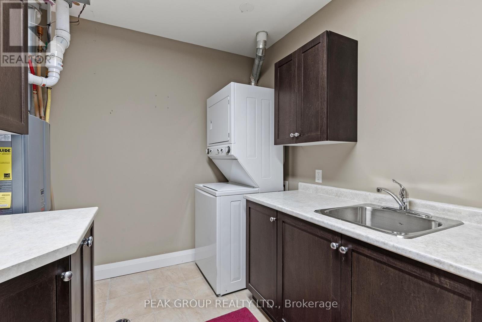 #106 26 WELLINGTON STREET - 9