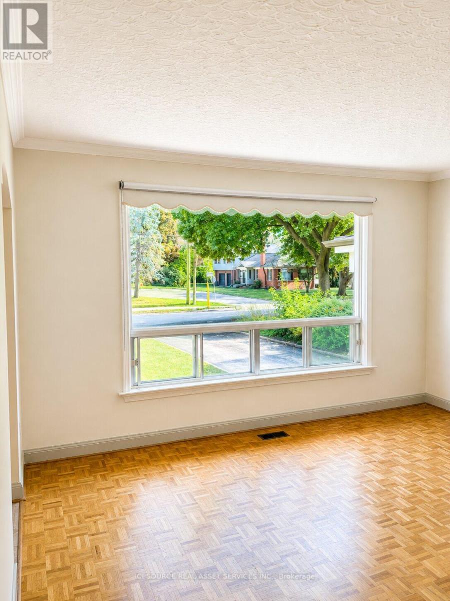 100 BALLACAINE DRIVE - 4