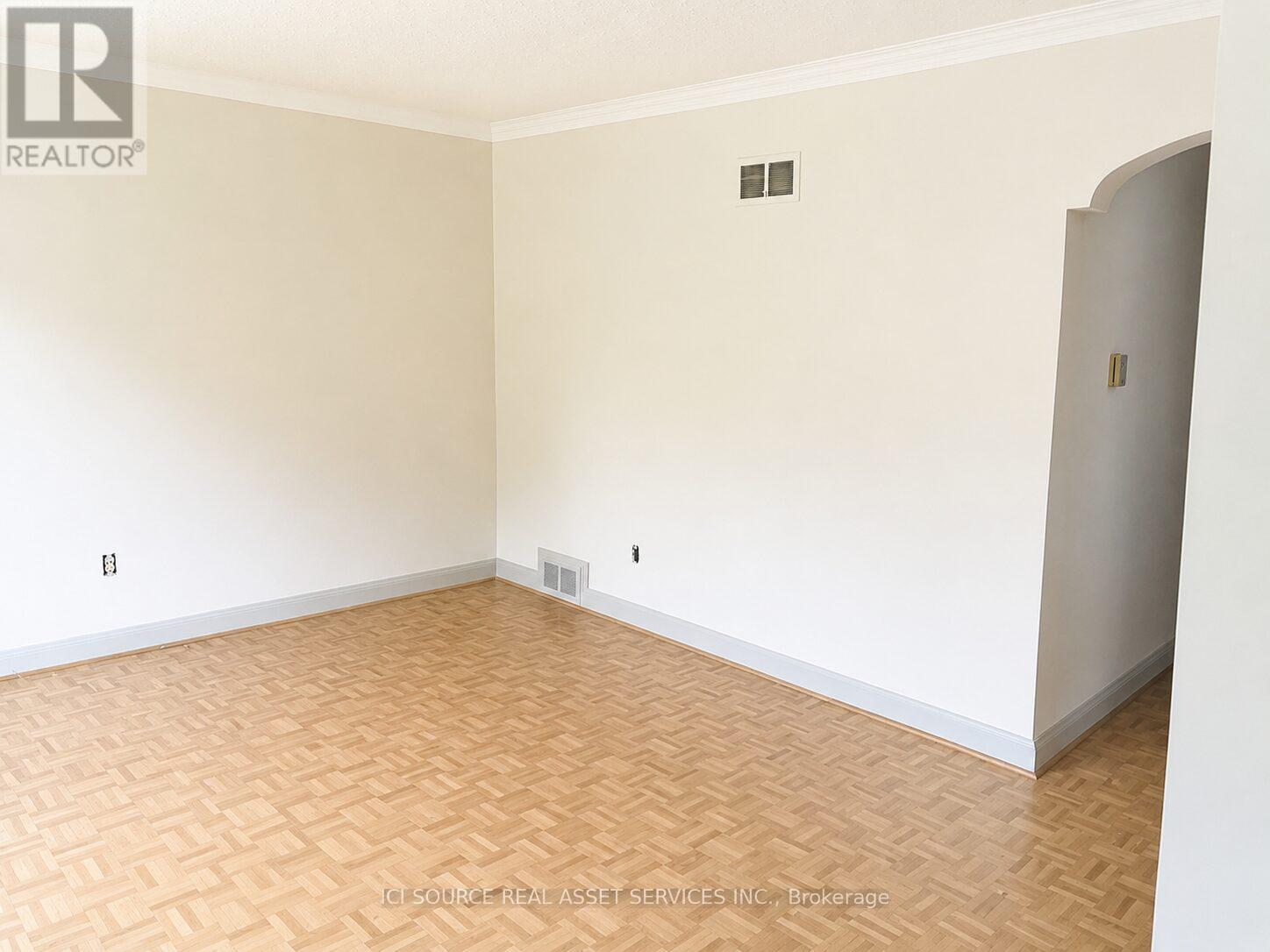 100 BALLACAINE DRIVE - 5