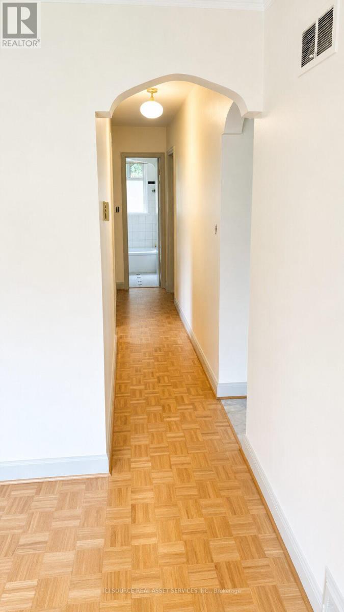 100 BALLACAINE DRIVE - 7
