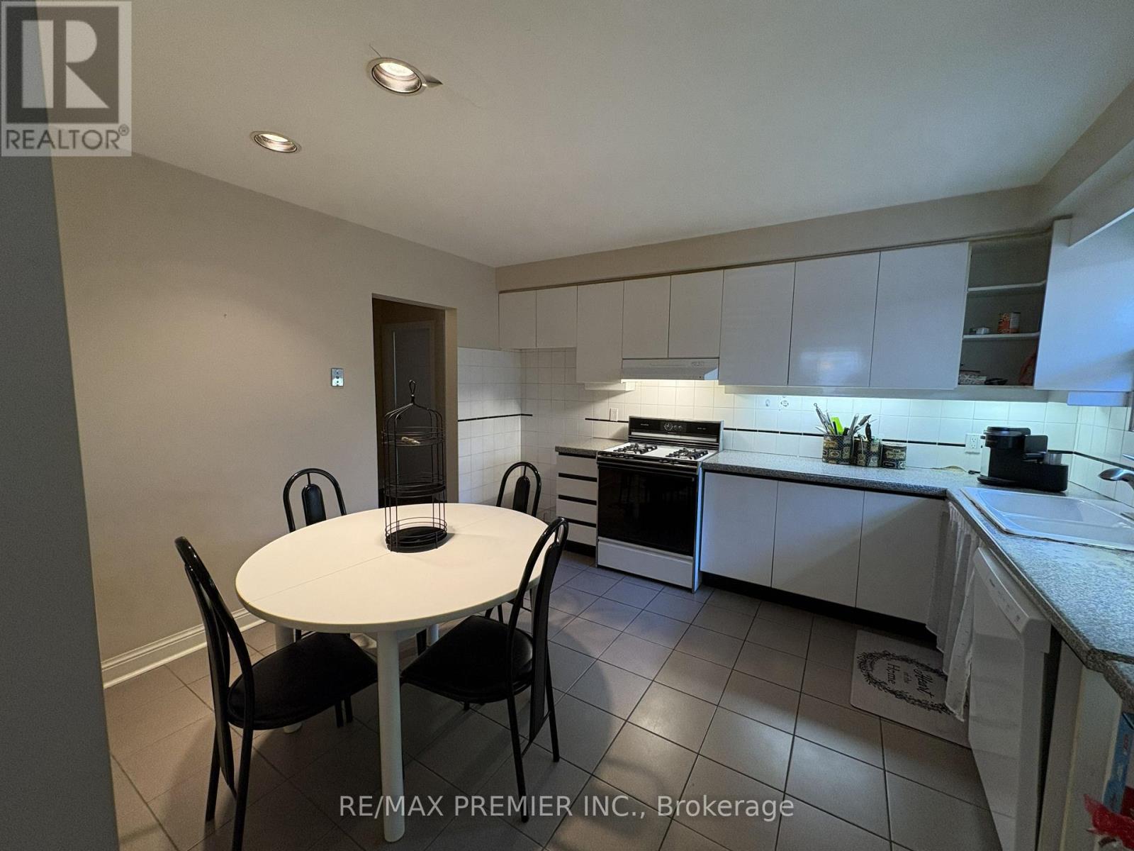 2979 WESTON ROAD - 10