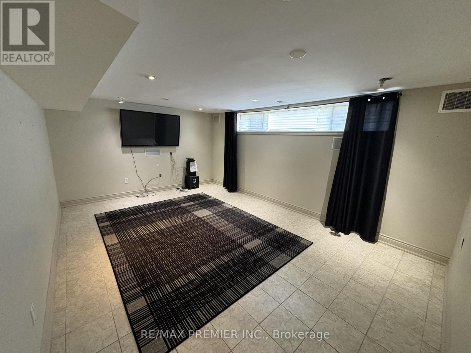 2979 WESTON ROAD - 23