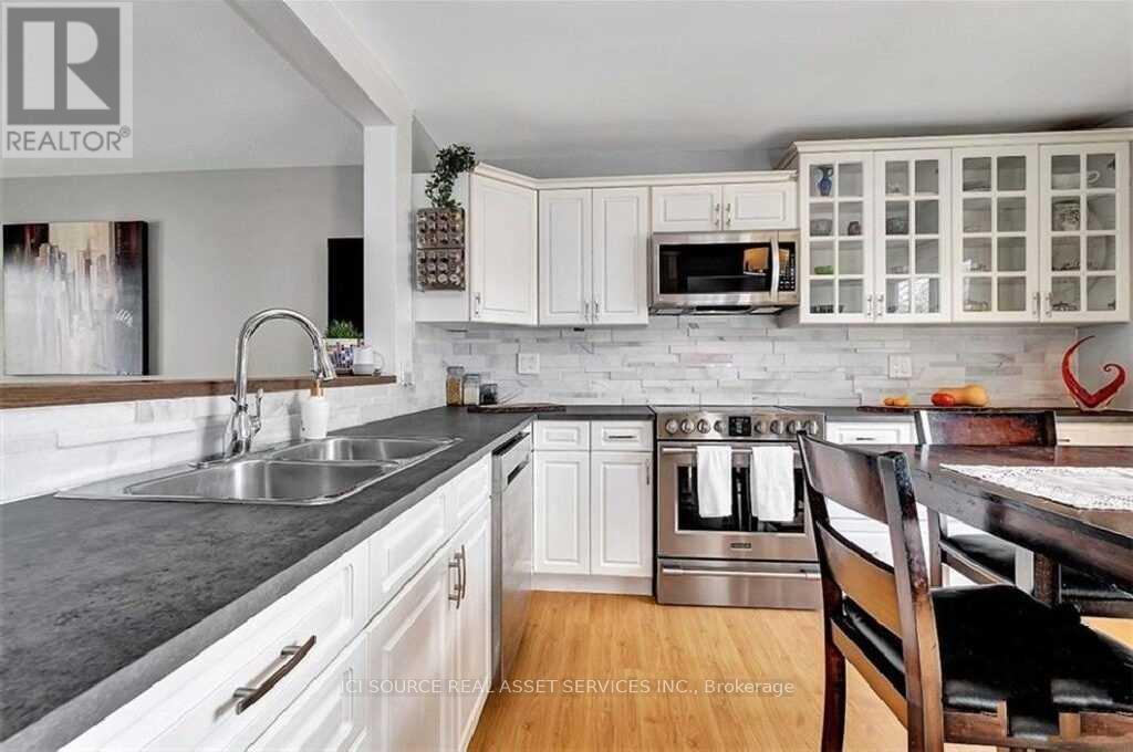 4 Bed, 2 Bath House for Rent in Ottawa – 29 UXBRIDGE CRESCENT, Ottawa – MLS# X13525282 - Image 12