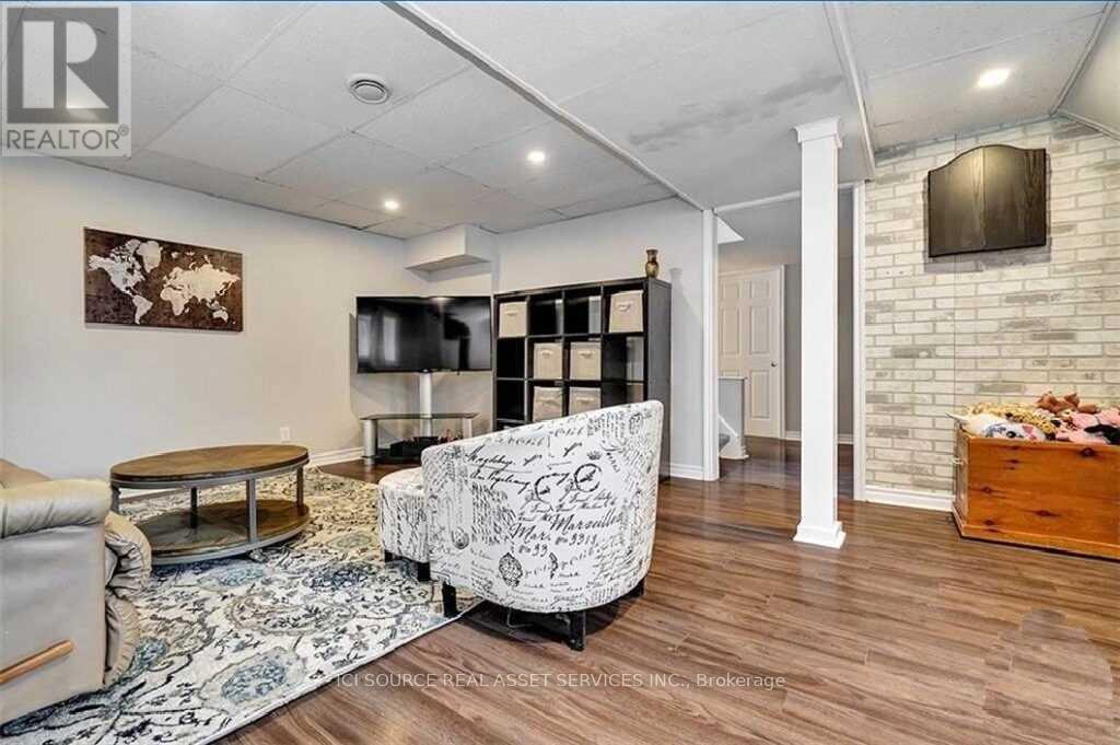 4 Bed, 2 Bath House for Rent in Ottawa – 29 UXBRIDGE CRESCENT, Ottawa – MLS# X13525282 - Image 18