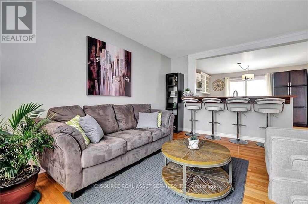4 Bed, 2 Bath House for Rent in Ottawa – 29 UXBRIDGE CRESCENT, Ottawa – MLS# X13525282 - Image 6
