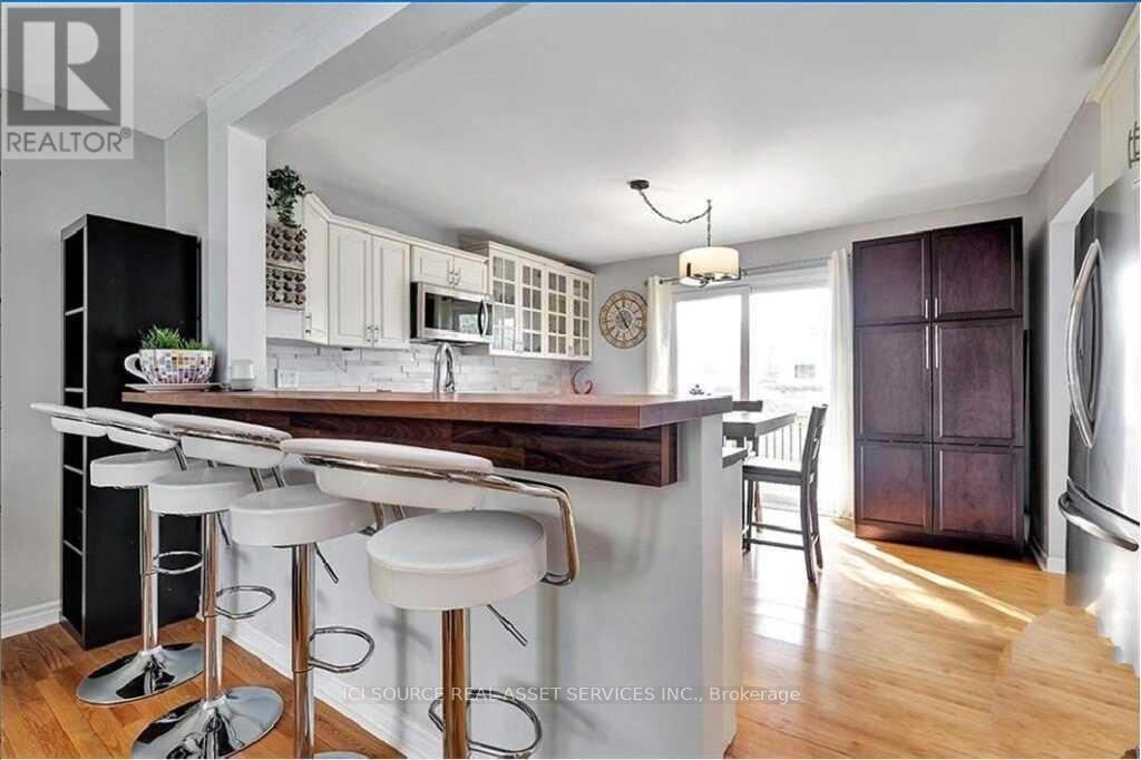 4 Bed, 2 Bath House for Rent in Ottawa – 29 UXBRIDGE CRESCENT, Ottawa – MLS# X13525282 - Image 7