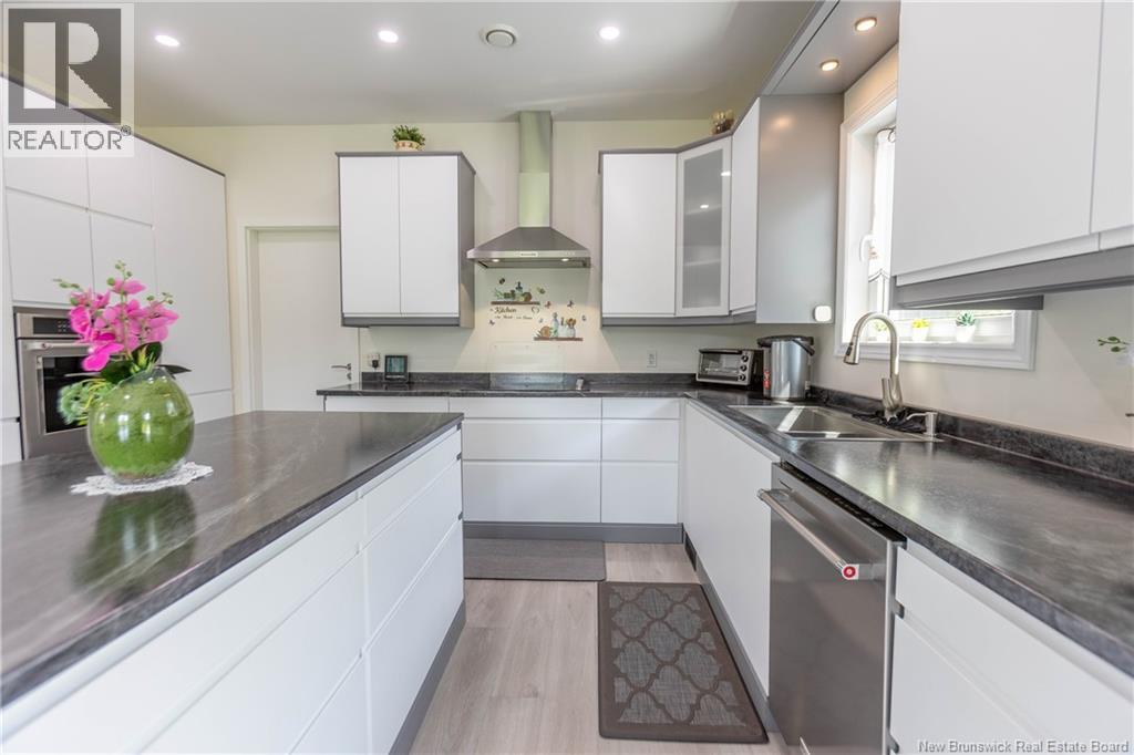 286 Mount View Road - 15