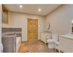 126-129 Ch. Richard, Bouchette, QC J0X1E0 Photo 15