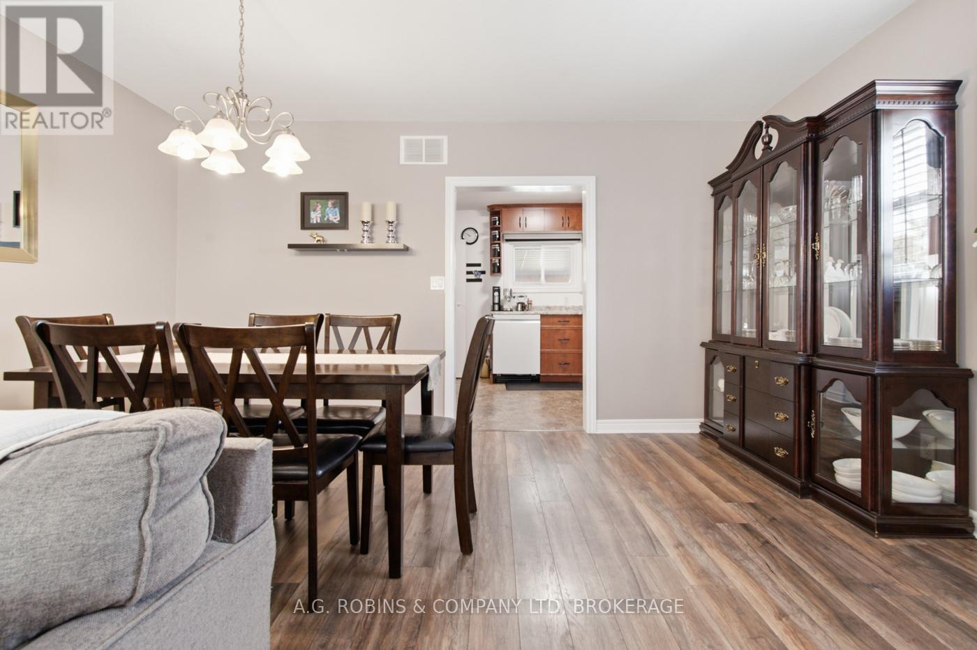 4 CLIFFORD AVENUE - Image 11