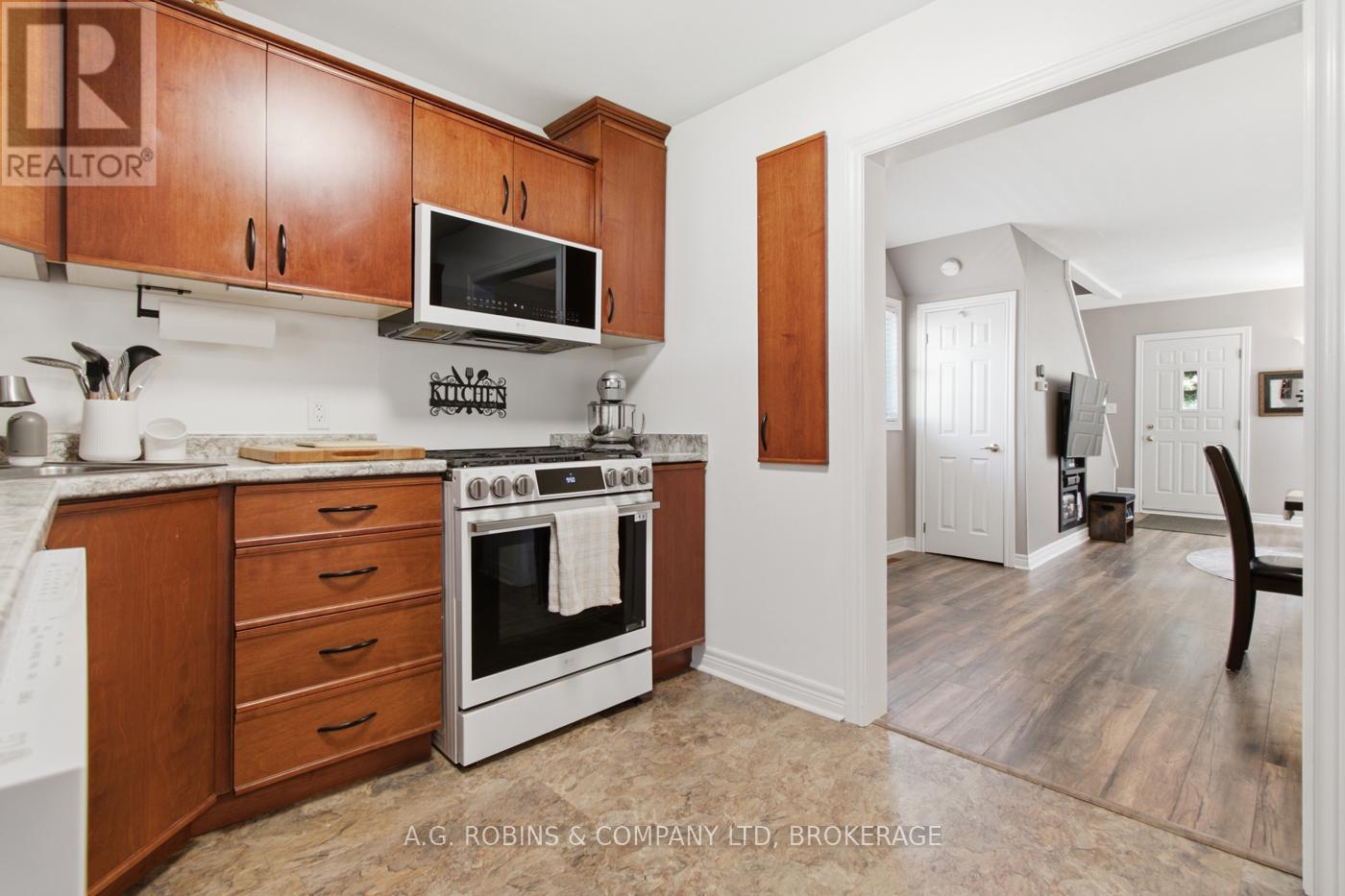 4 CLIFFORD AVENUE - Image 13