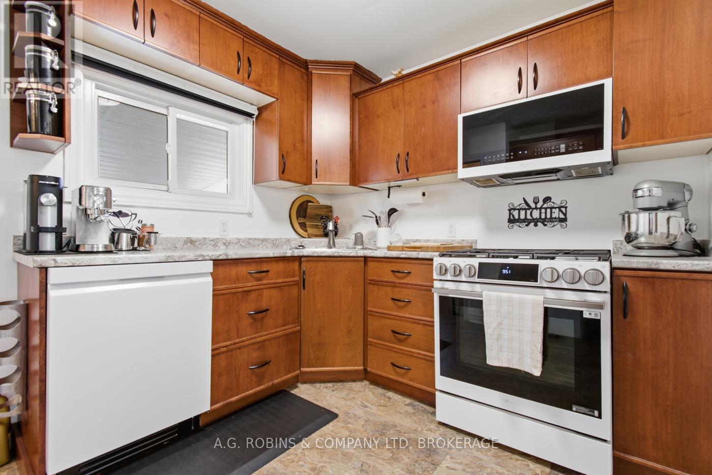 4 CLIFFORD AVENUE - Image 15