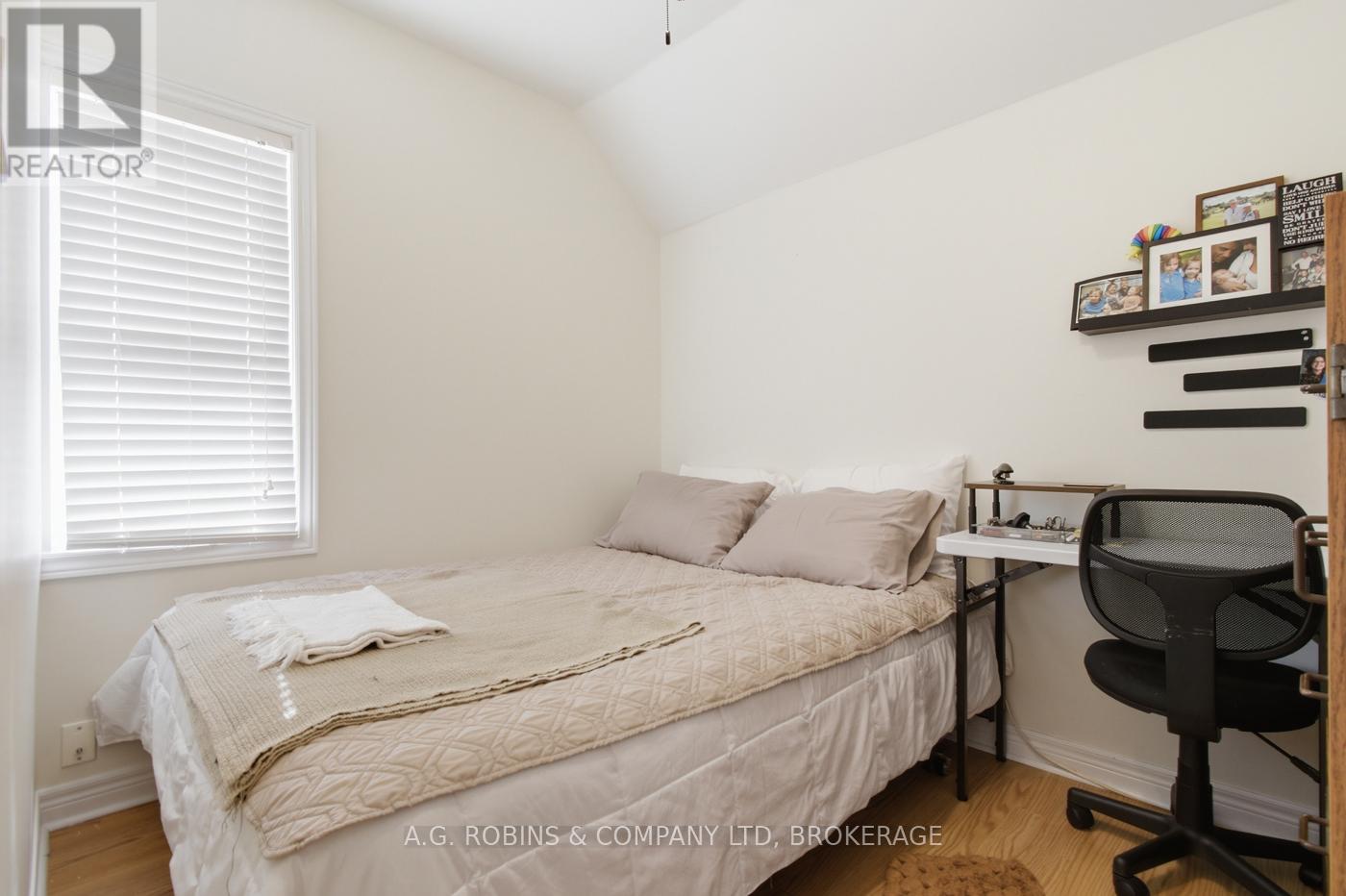 4 CLIFFORD AVENUE - Image 18