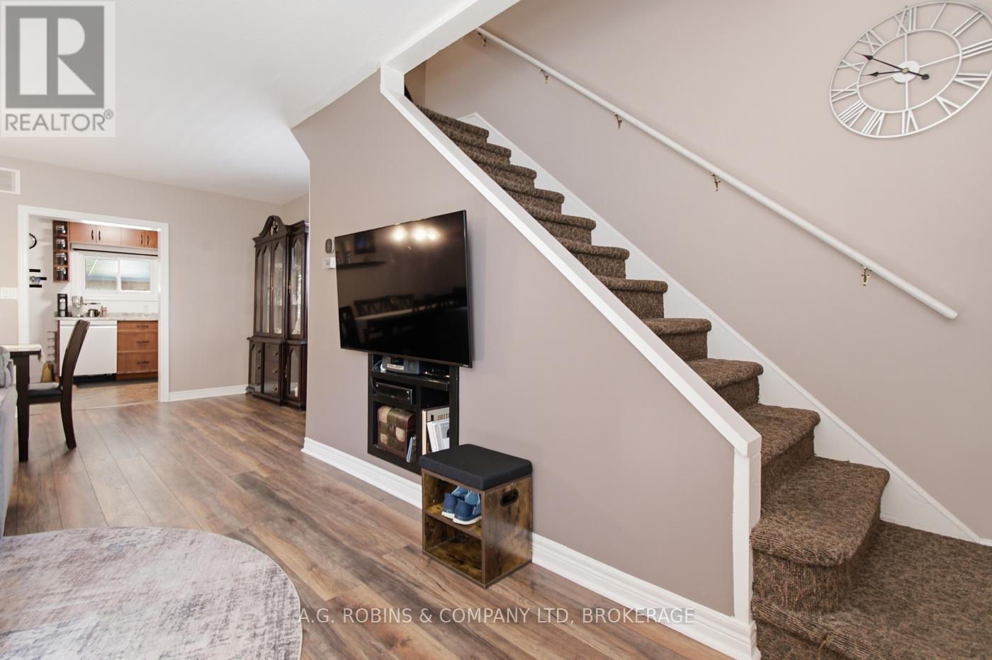 4 CLIFFORD AVENUE - Image 4