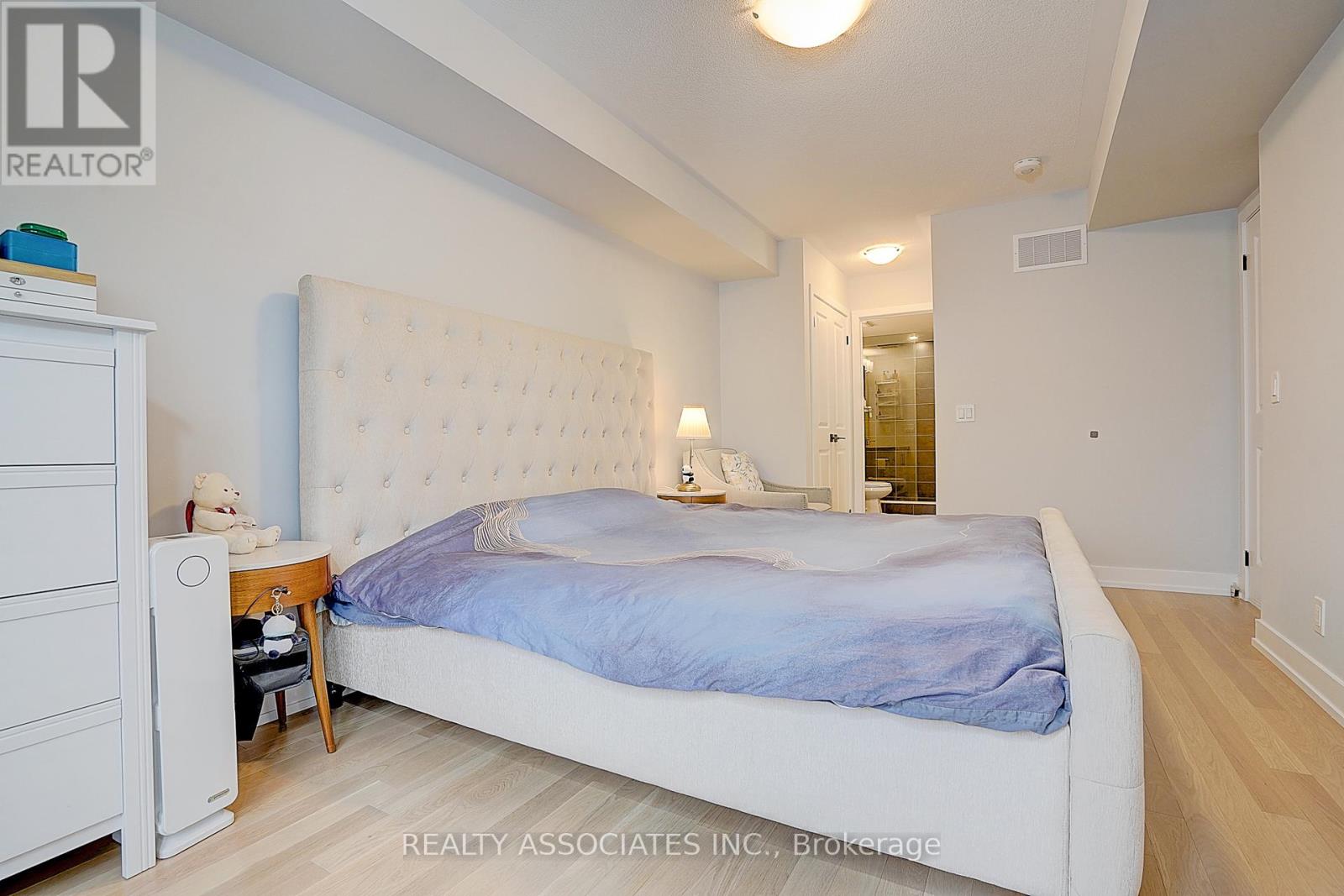 4 GILBERT WRIGHT AVENUE - 17