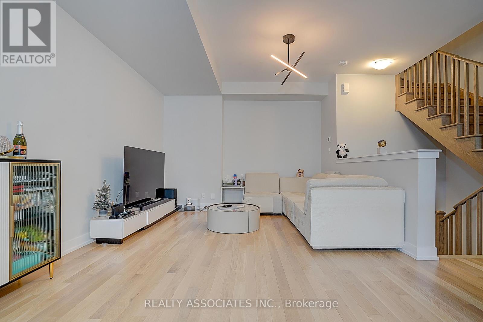 4 GILBERT WRIGHT AVENUE - 4