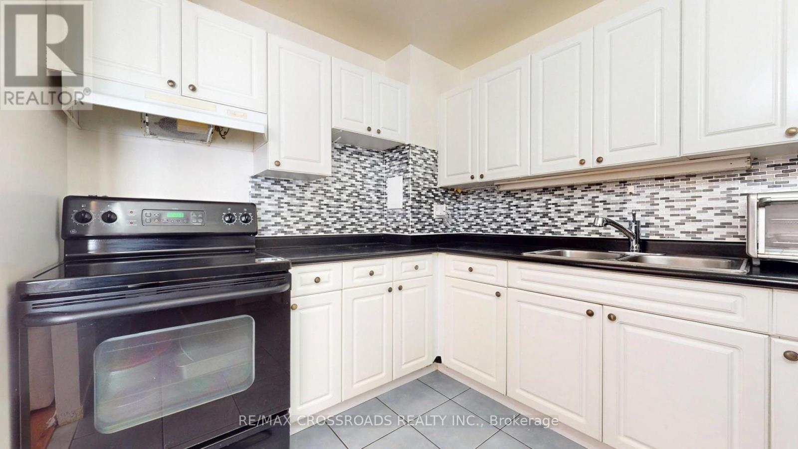 #208 715 DON MILLS ROAD - 17