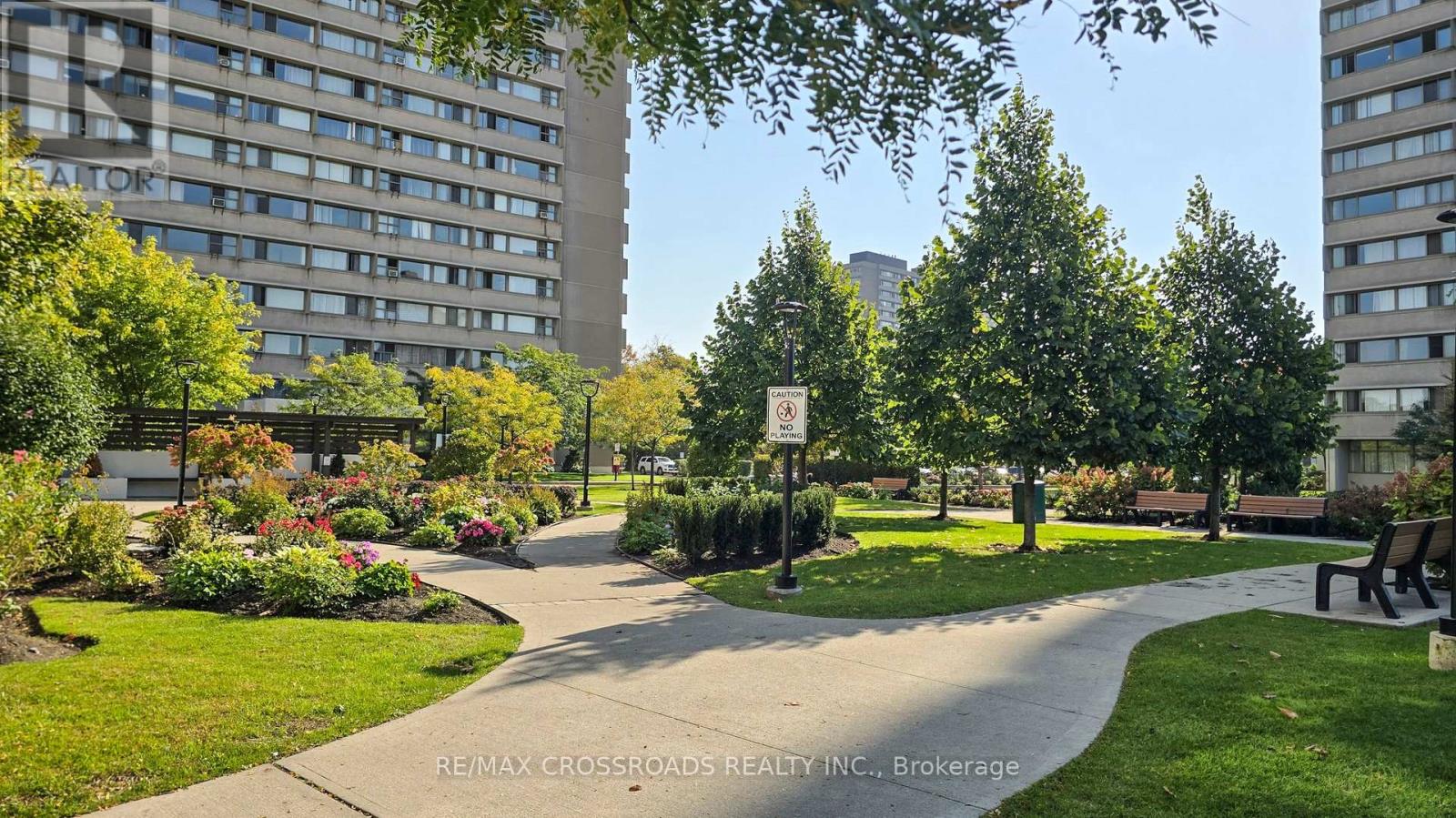 #208 715 DON MILLS ROAD - 33