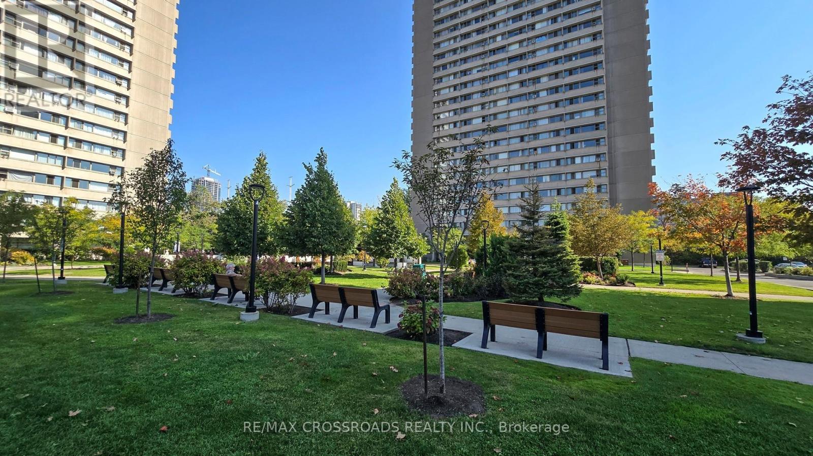 #208 715 DON MILLS ROAD - 34