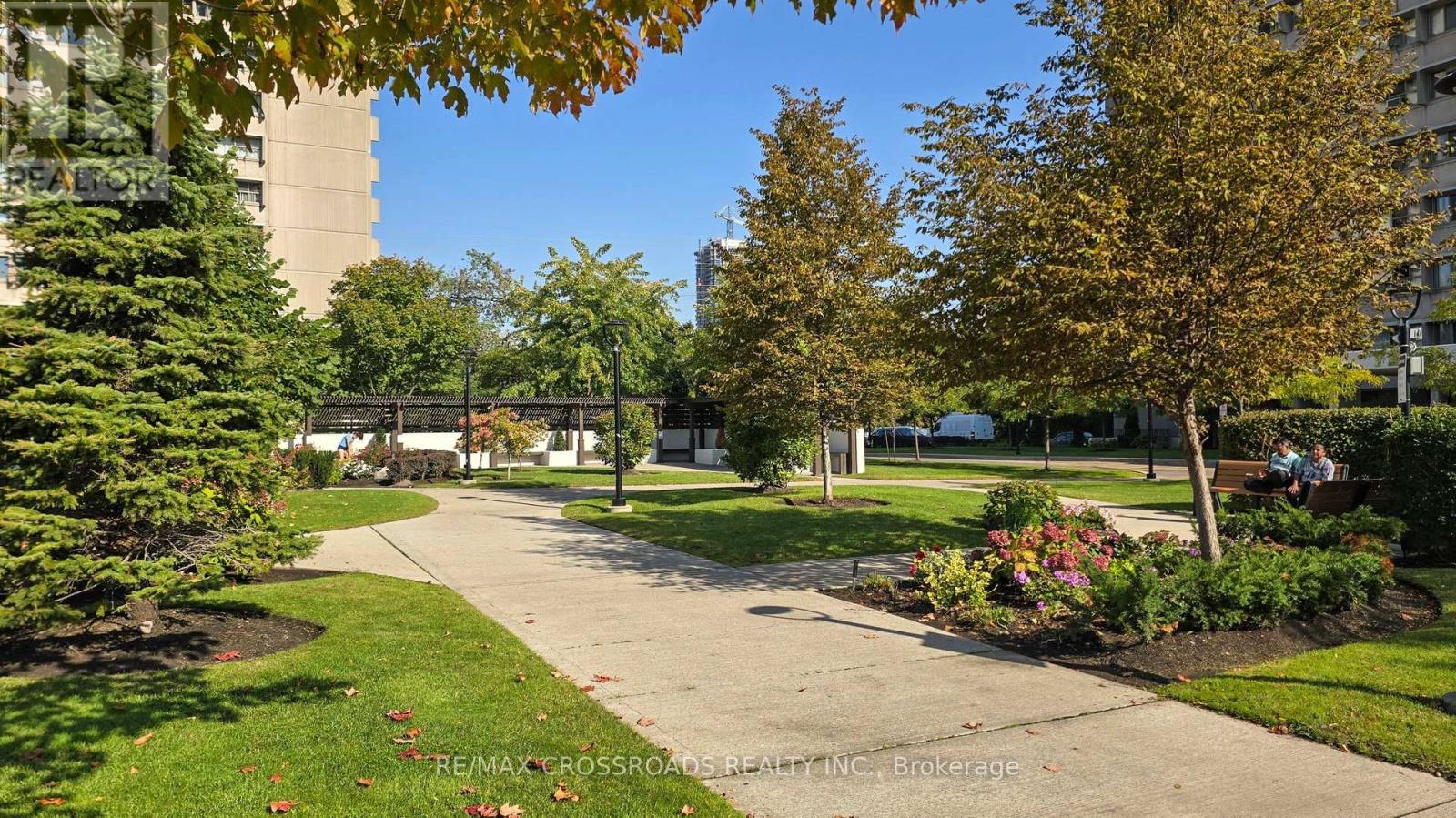 #208 715 DON MILLS ROAD - 35