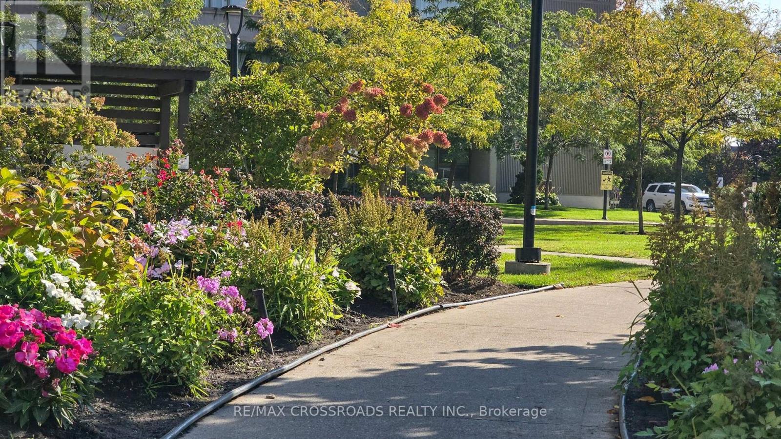 #208 715 DON MILLS ROAD - 36