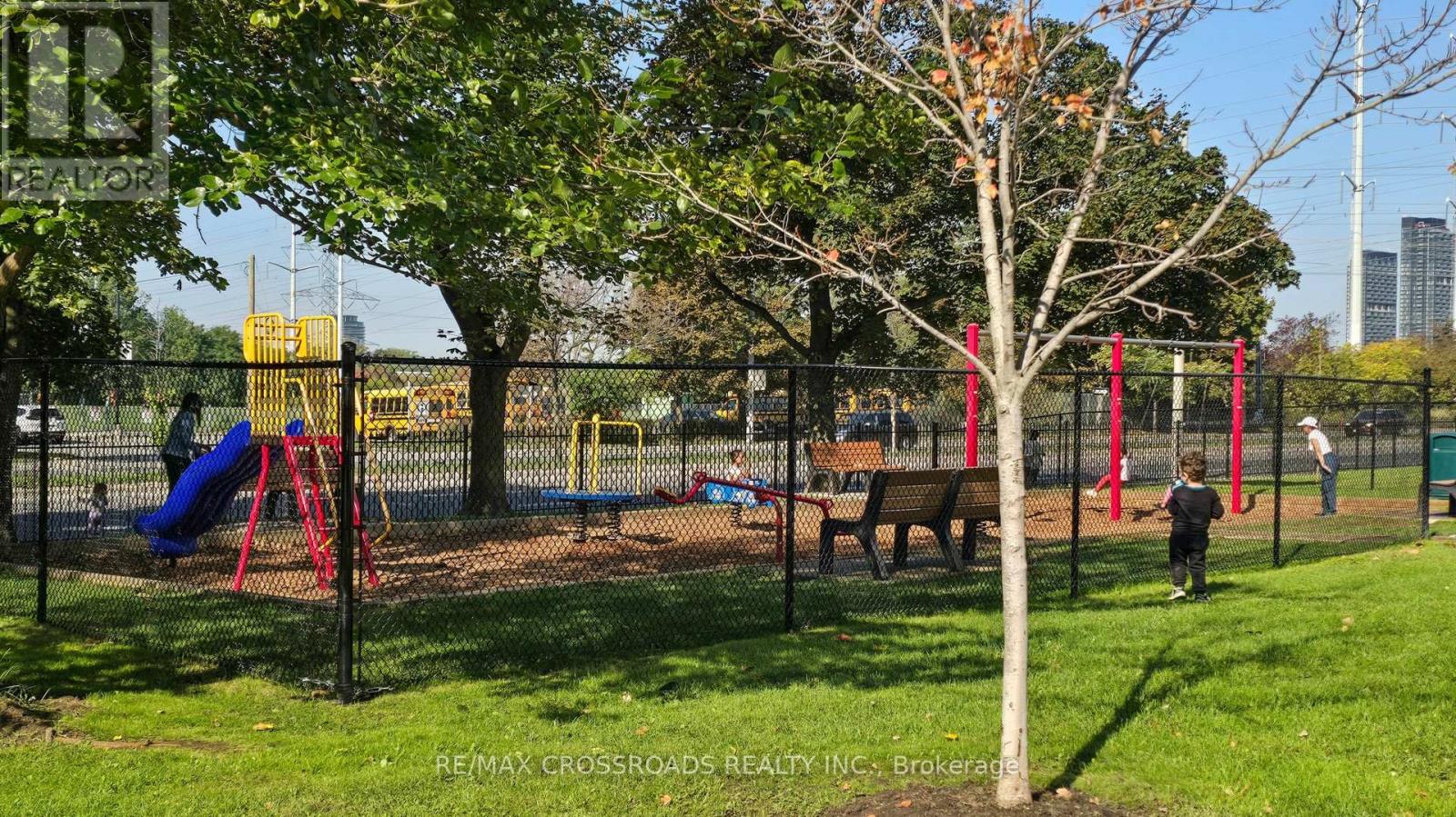 #208 715 DON MILLS ROAD - 38