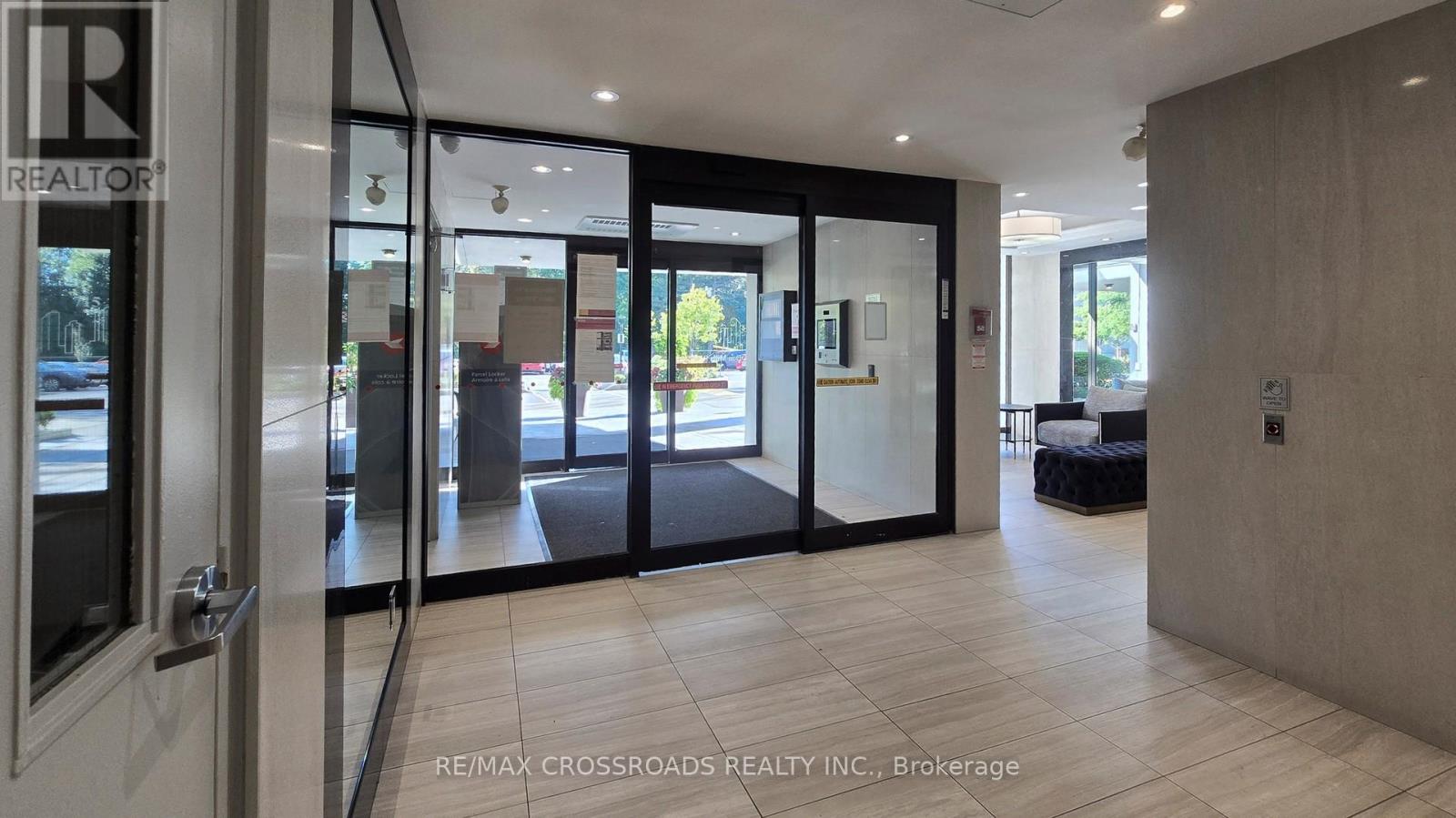 #208 715 DON MILLS ROAD - 5