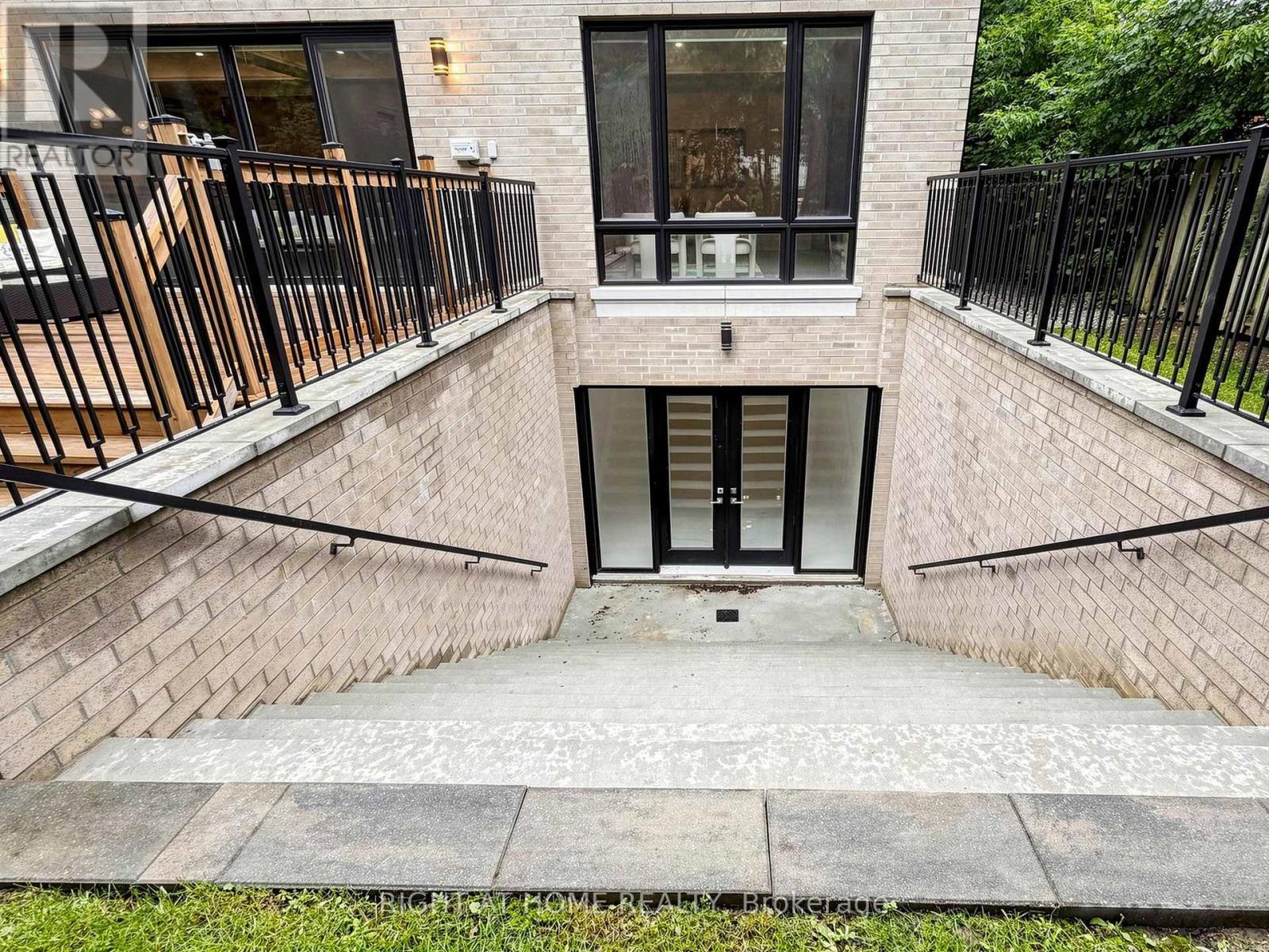 69 CENTRE AVENUE - 35