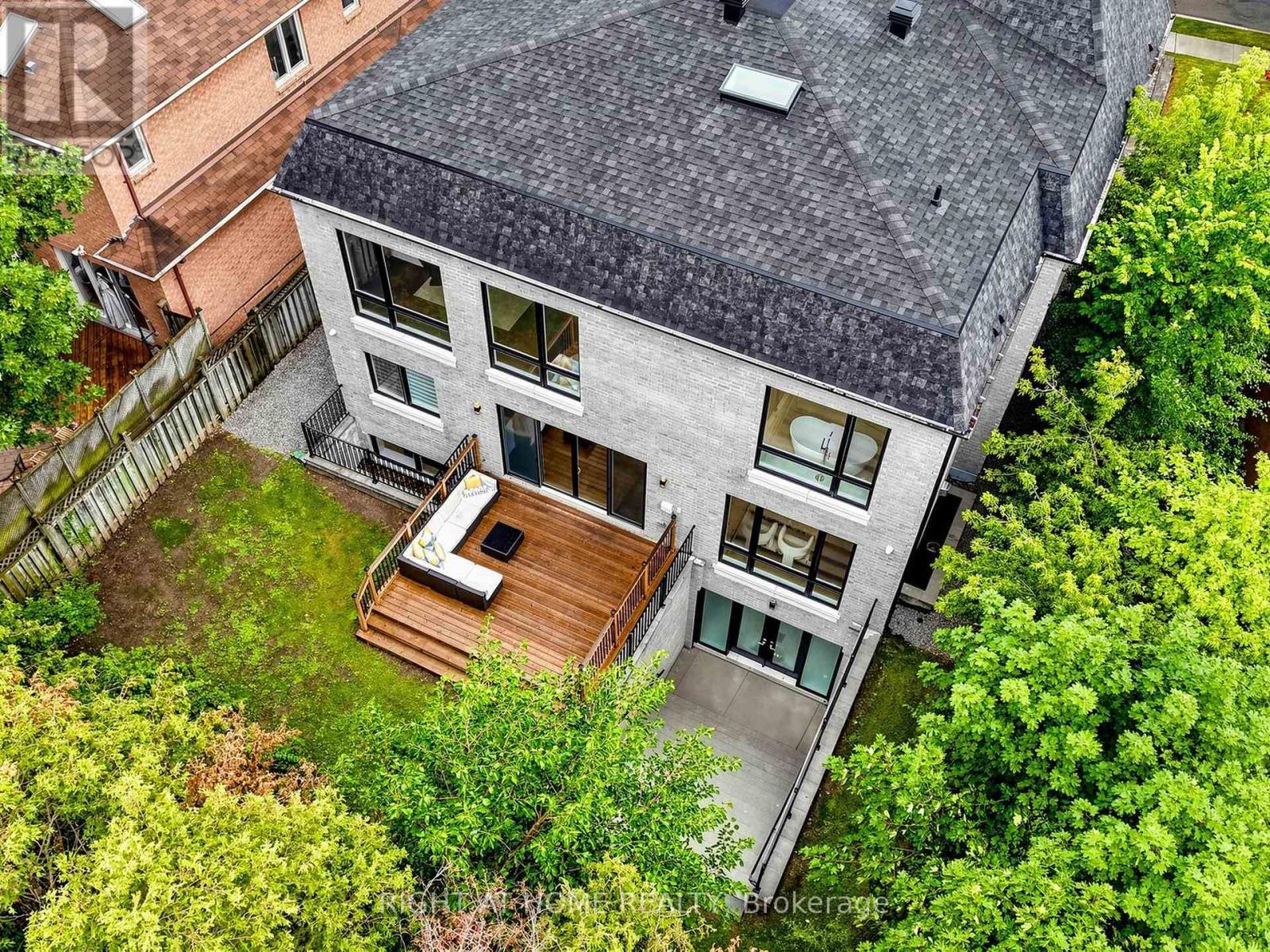 69 CENTRE AVENUE - 41
