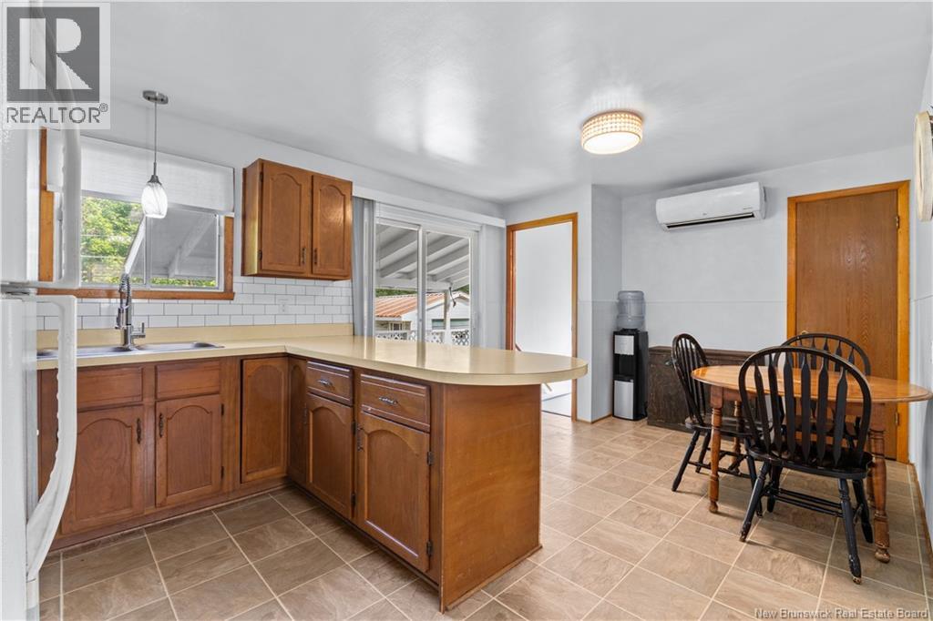 75 McLean Street - Image 10