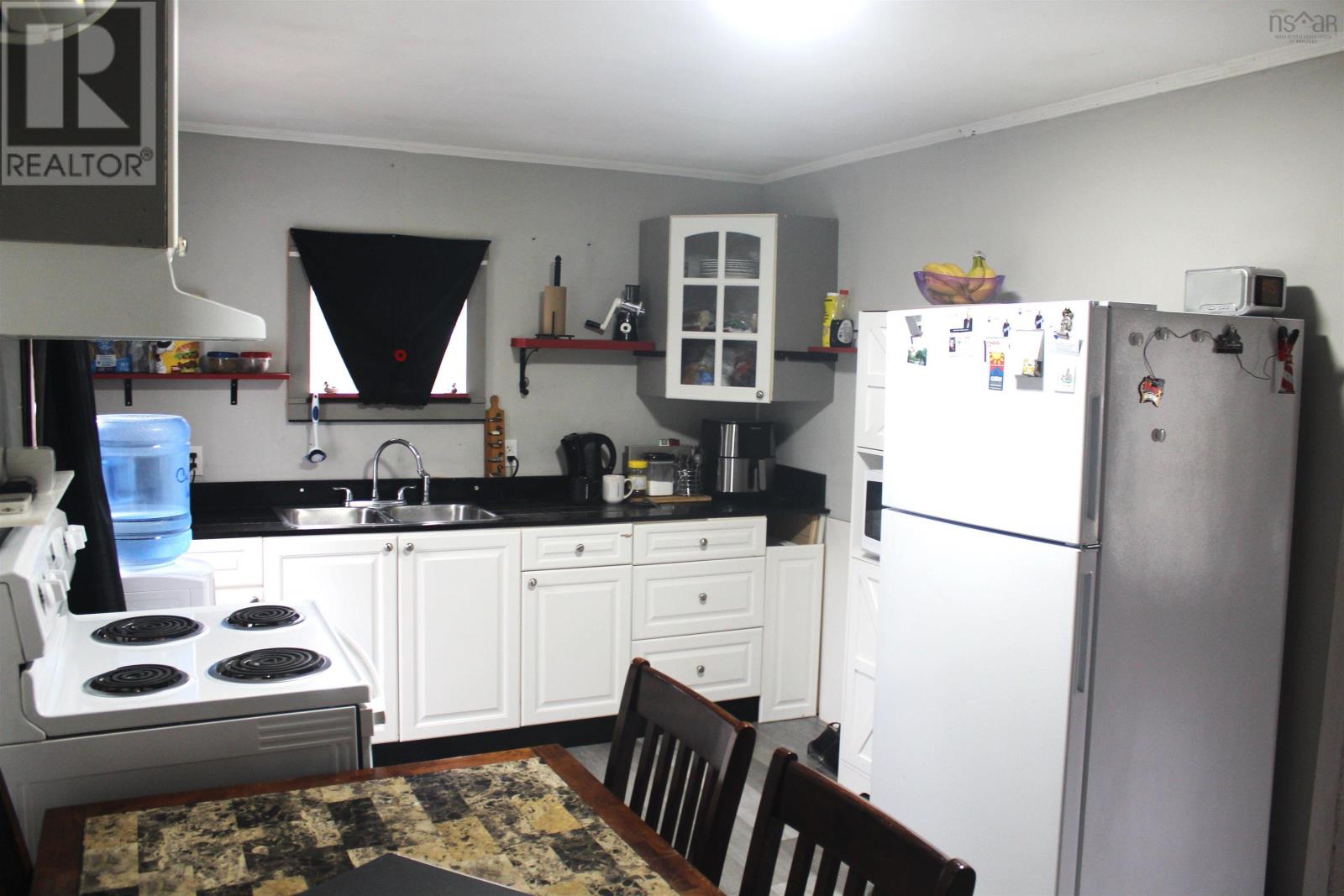 9916 St Margarets Bay Road - 3